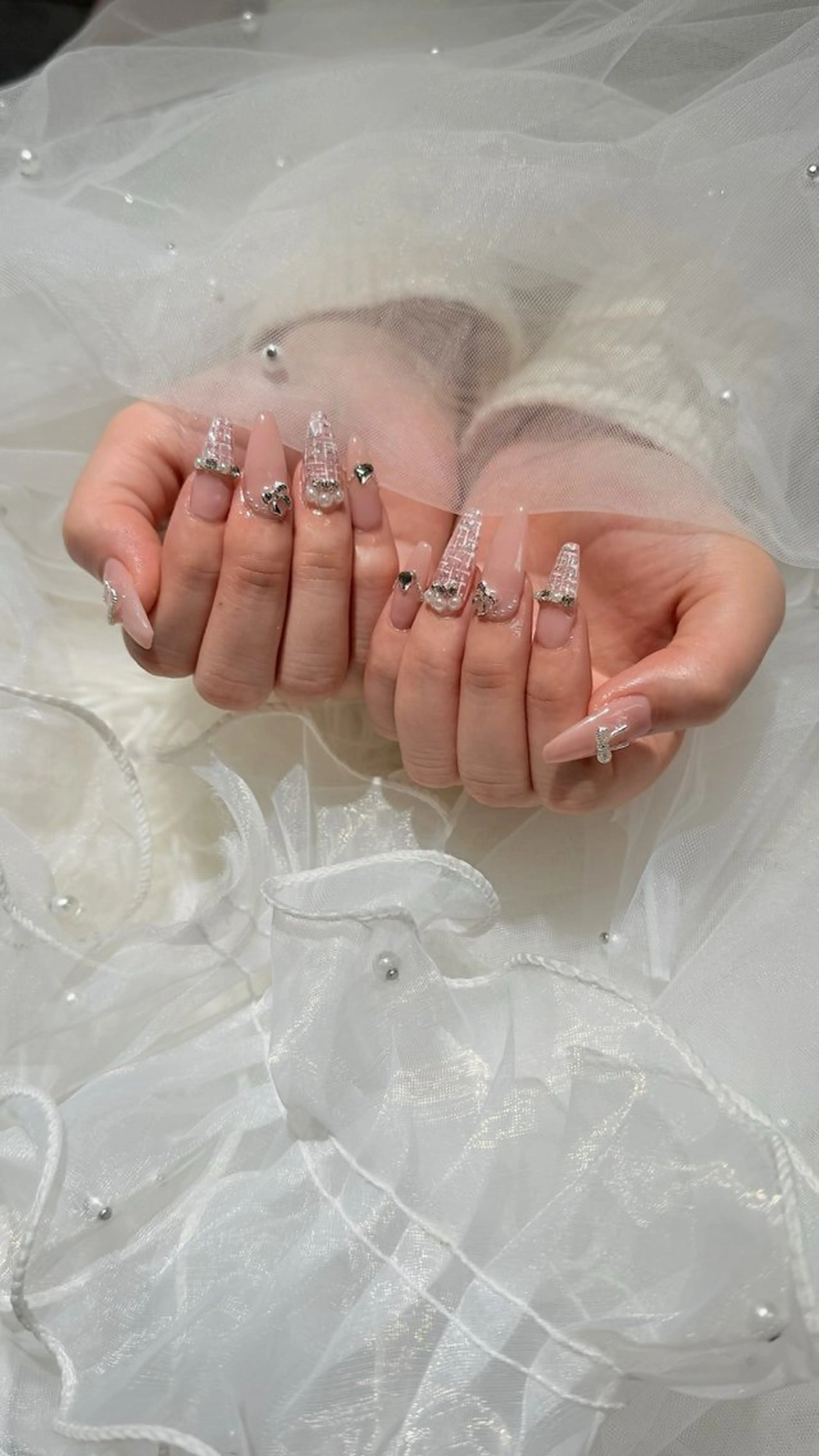 ロング ハンドネイル ハンドケア マシェリローズ所属・Macherie Roseのネイルデザイン