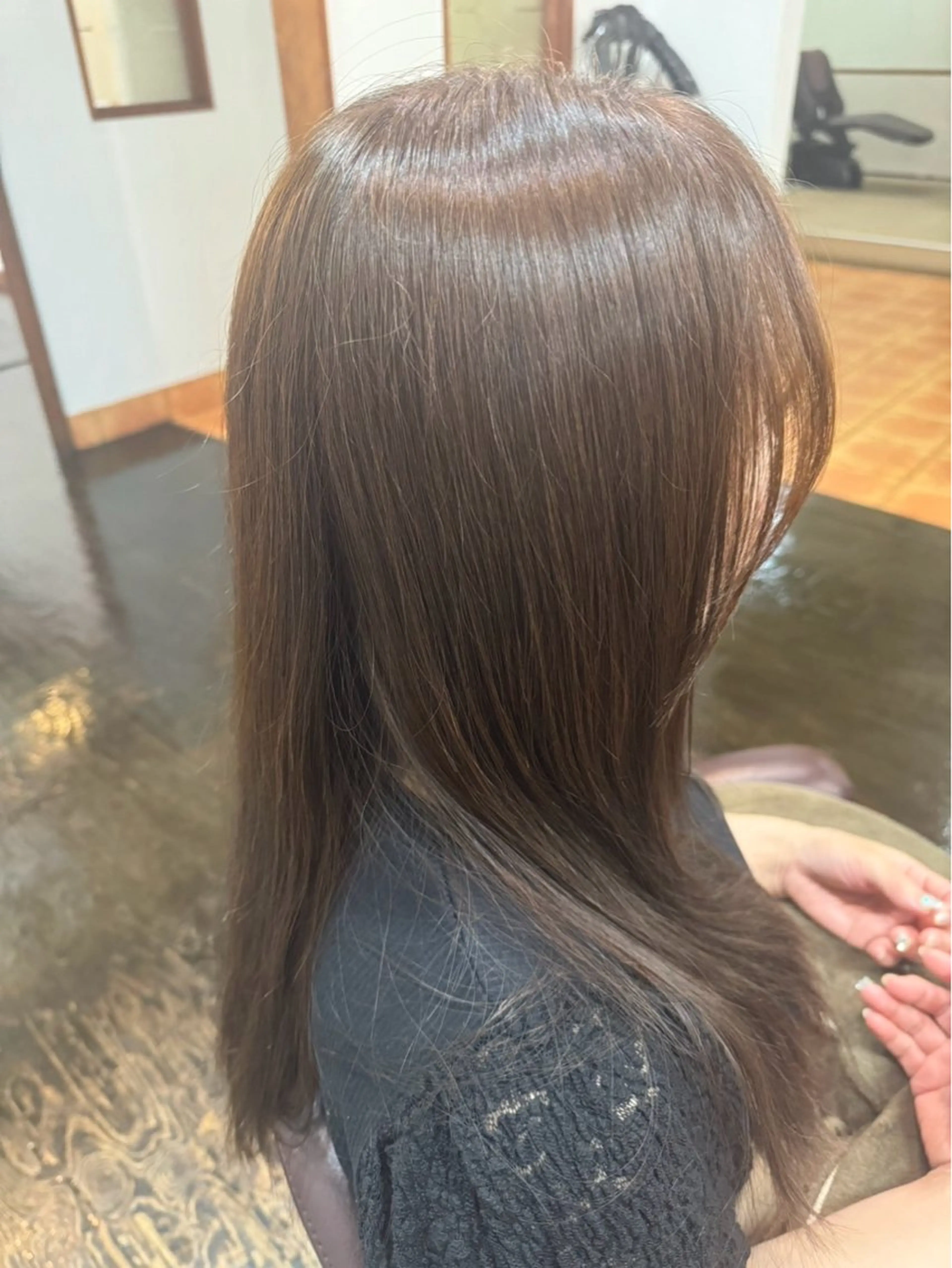 ロング カラー アッシュ ベージュカラー ブリーチ LaRuelle🦩 康本♦️髪質改善♦️のヘアスタイル