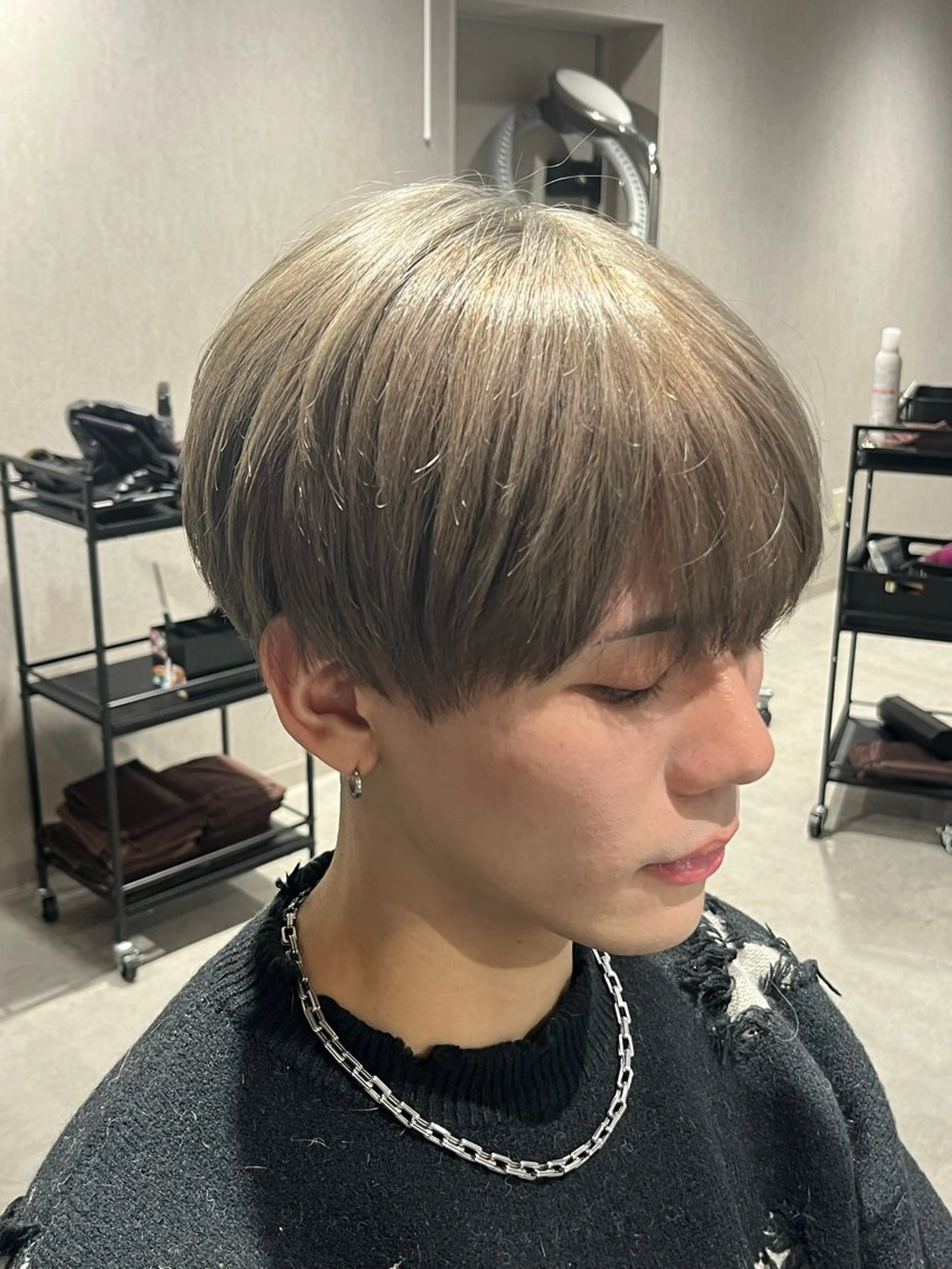 ショート カラー メンズ メンズブリーチ マッシュ ツーブロック 刈り上げ ブリーチ カット ヘアカラー トリートメント 【センターパート/ マッシュ】ryokaのヘアスタイル