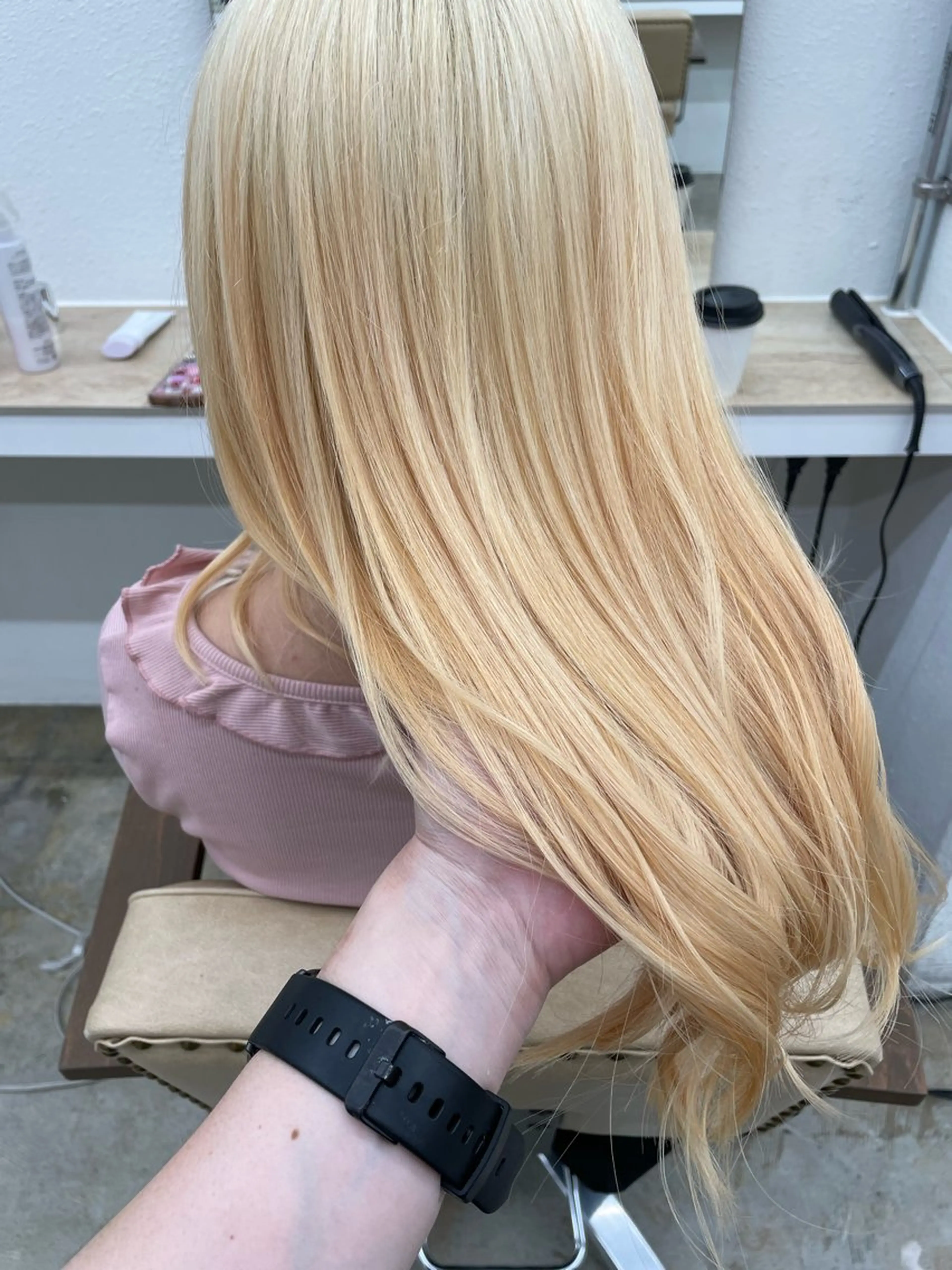 セミロング カラー ブリーチ 抜きっぱなしブロンド ブロンド ケアブリーチ ホワイトブロンド ヘアカラー トリートメント ハイトーン/レイヤー /ケアブリーチ石川治のヘアスタイル