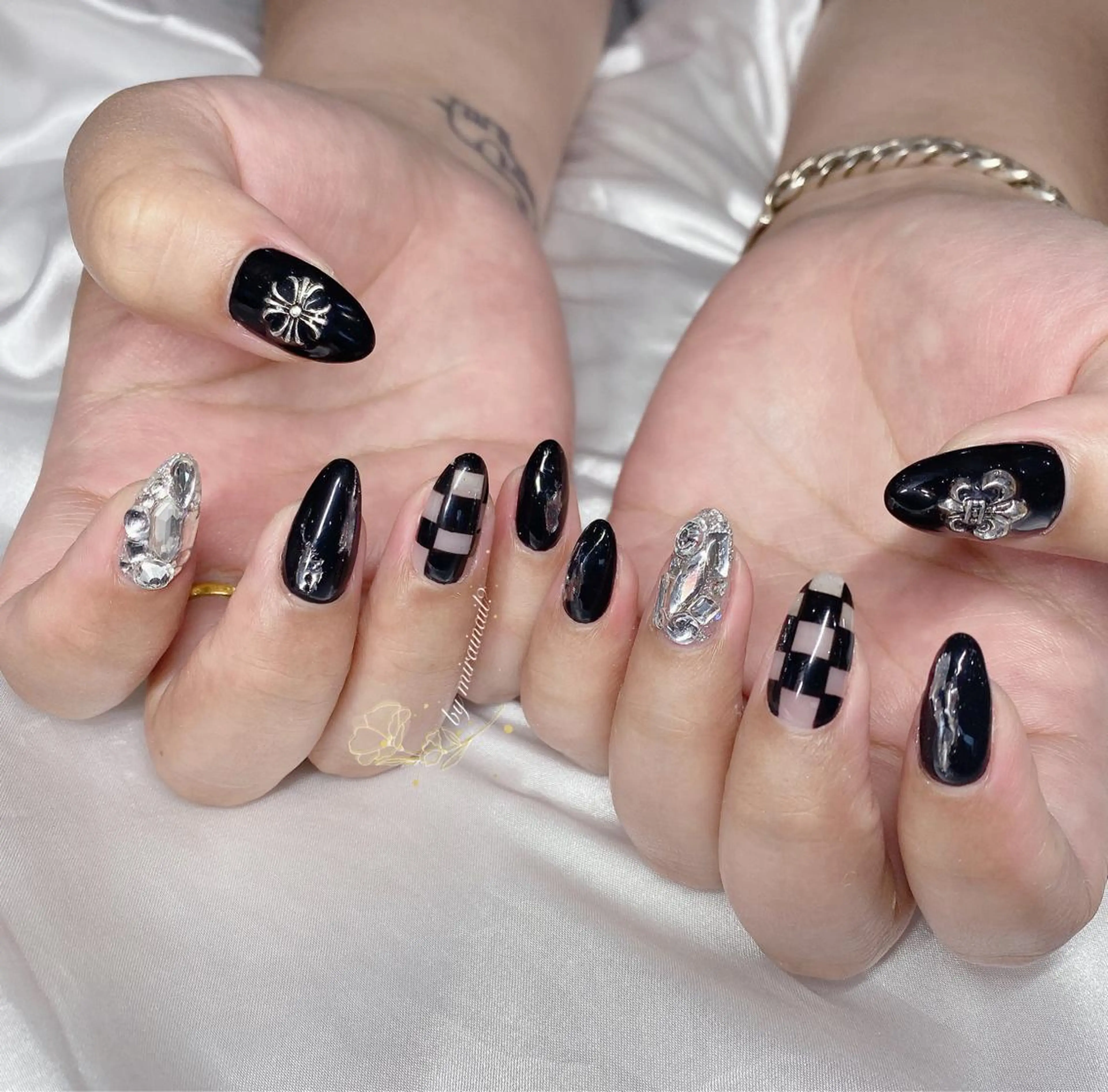 ネイル ネイルサロン 9Carats神田のネイルデザイン