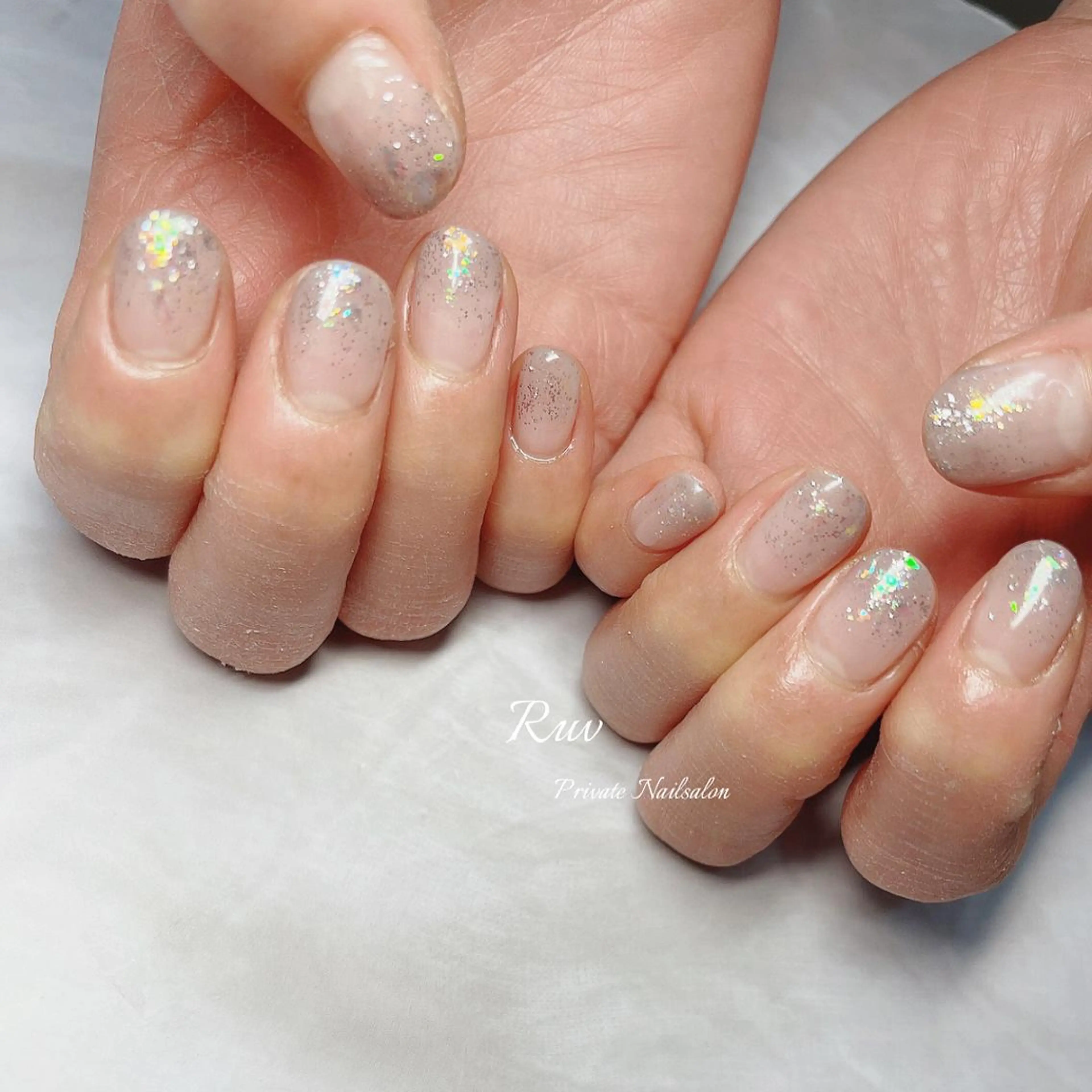 ネイル グラデーション ラメ(グリッター) ハンドネイル プライベート ネイルサロン　ルヴのネイルデザイン