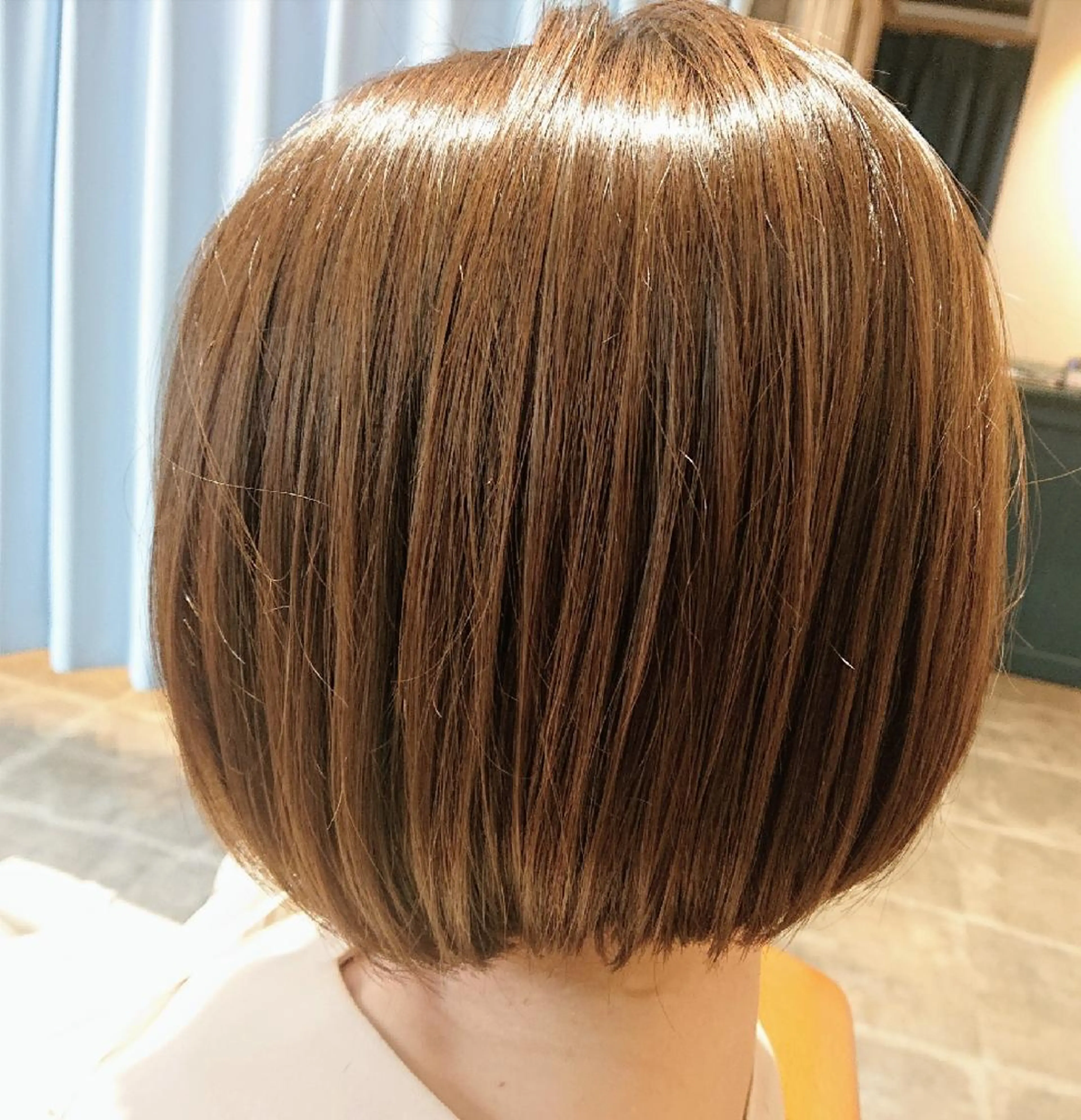 ミディアム カラー ボブ 小顔カット カット alushe 岡 陽子のヘアスタイル