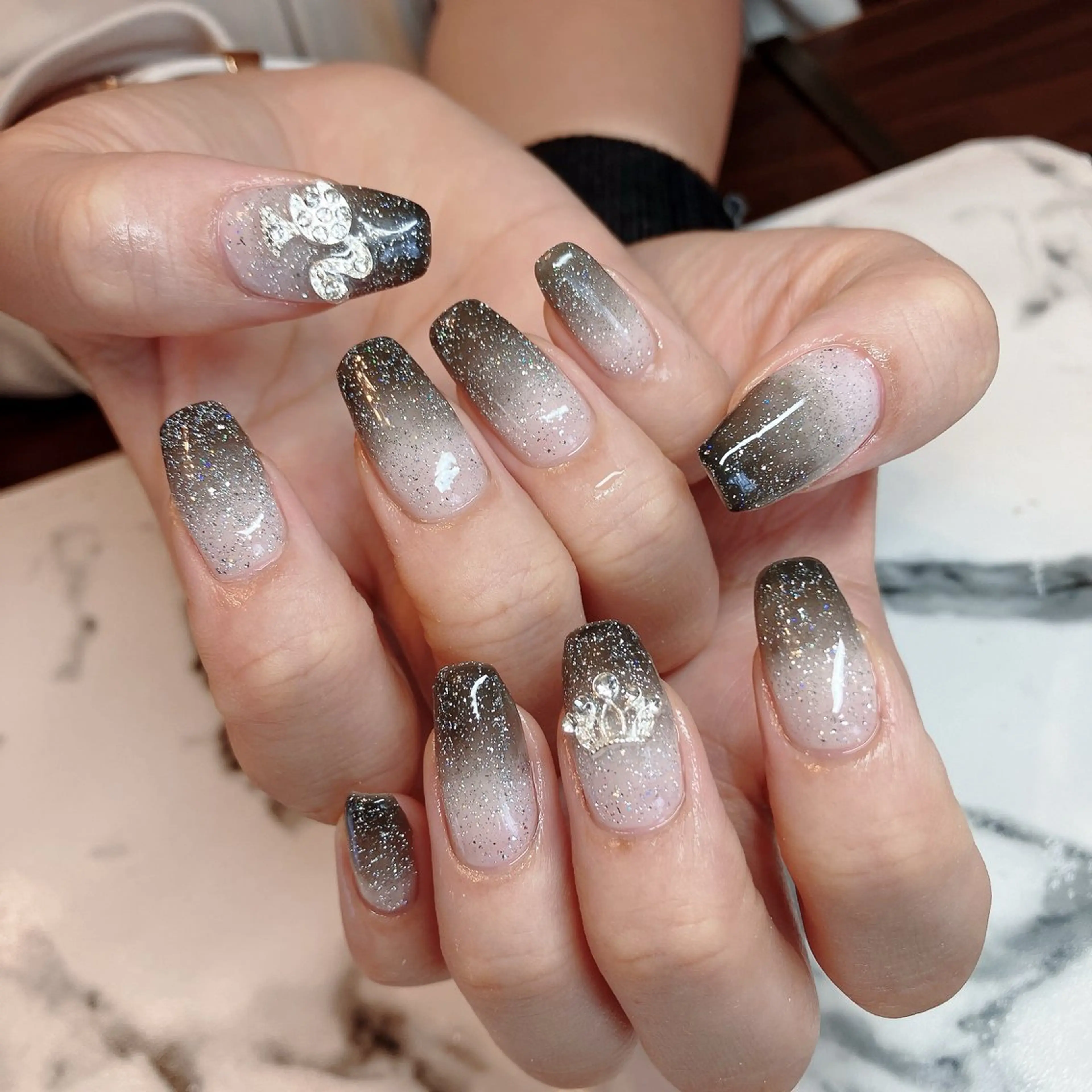 ネイル ガーリー ロングネイル ハンドネイル 酒井 茜のエステ・リラクイメージ