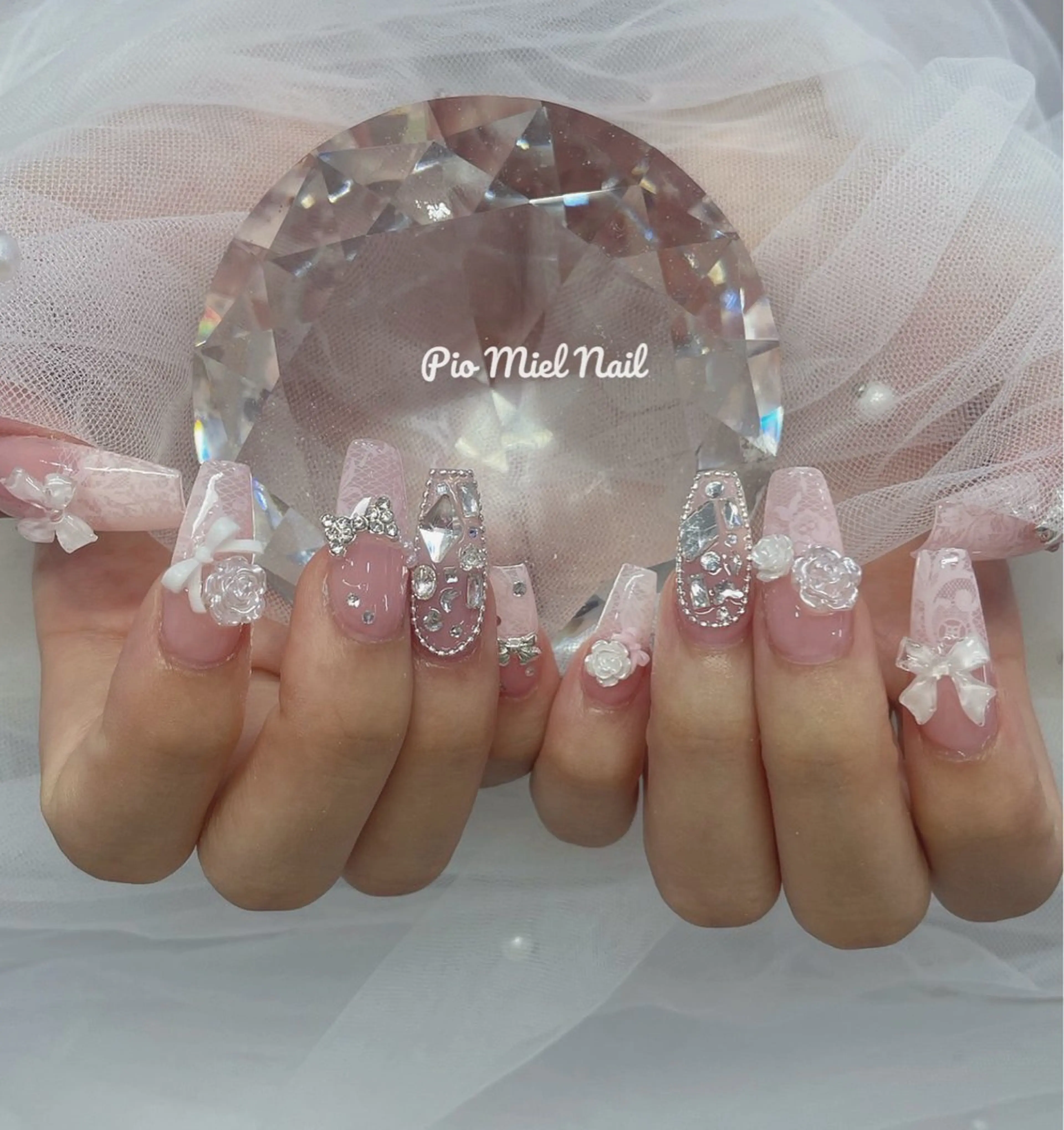 ミディアム 韓国風ヘア ハンドネイル Pio Mielのネイルデザイン