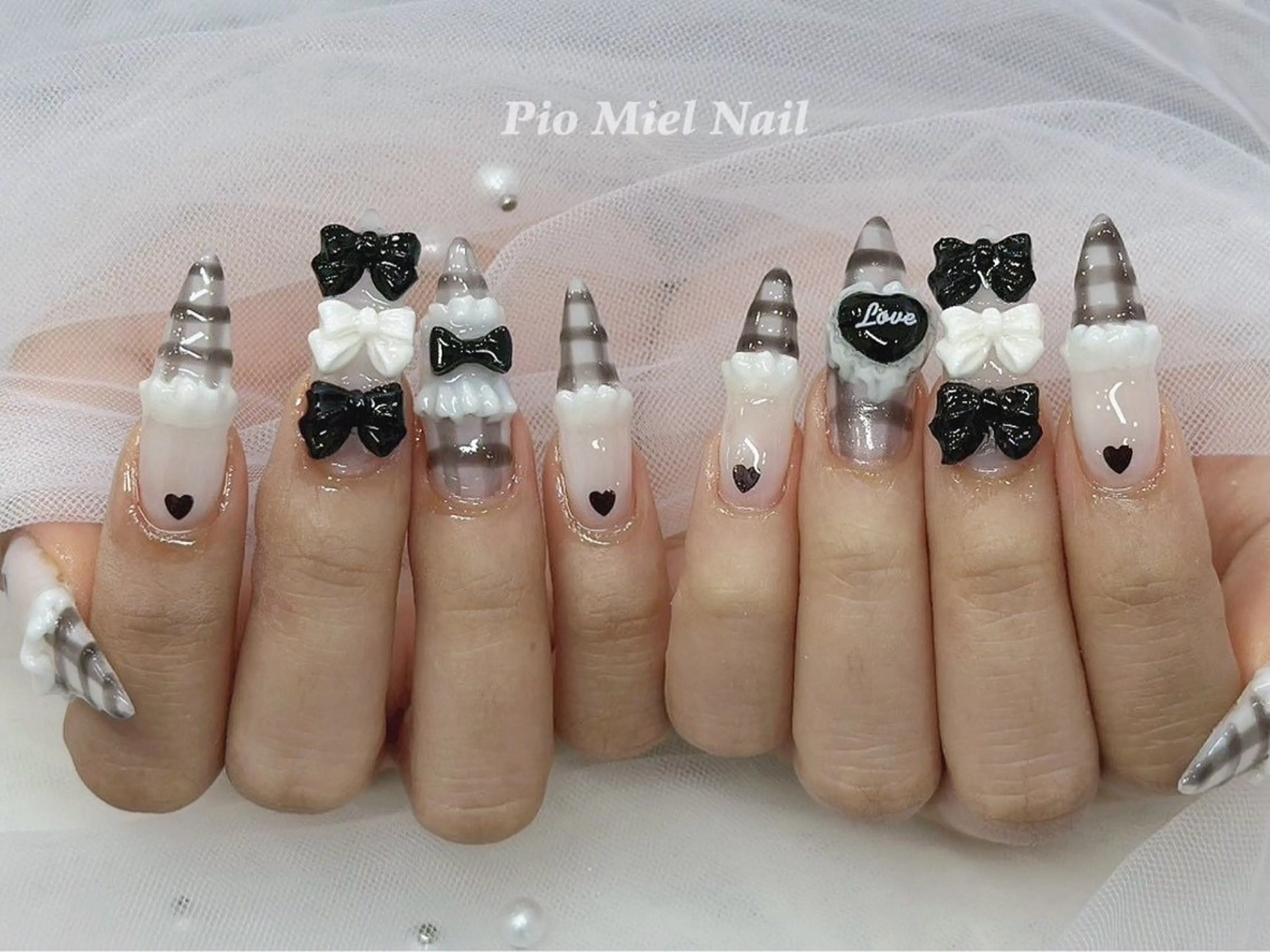 ネイル アートネイル ブラウン 長さ出し ガーリー リボン ハンドネイル HANA 長さだしのネイルデザイン