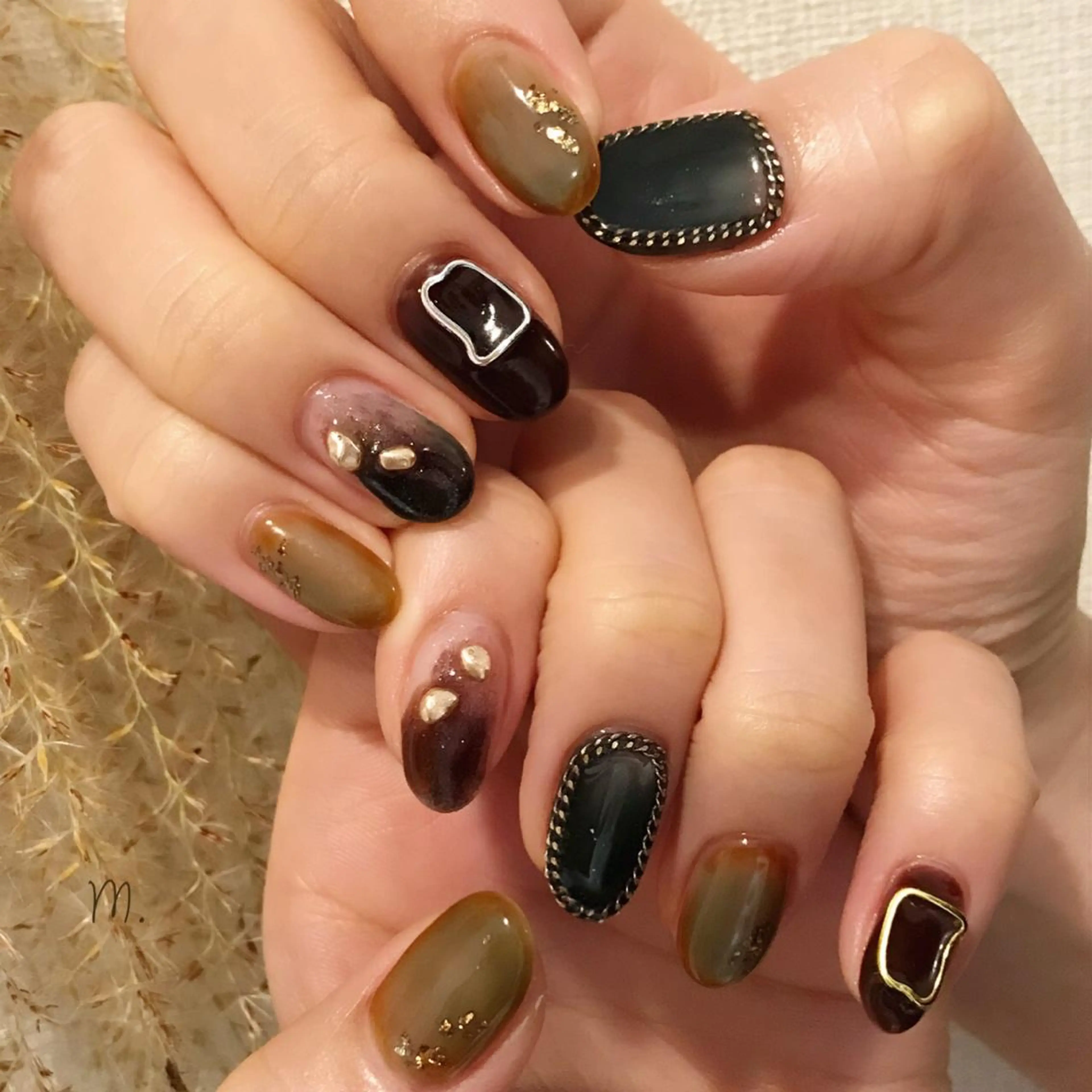 ネイル ブラウン グリーン ニュアンスネイル ハンドネイル Nakazawa Mayuのネイルデザイン