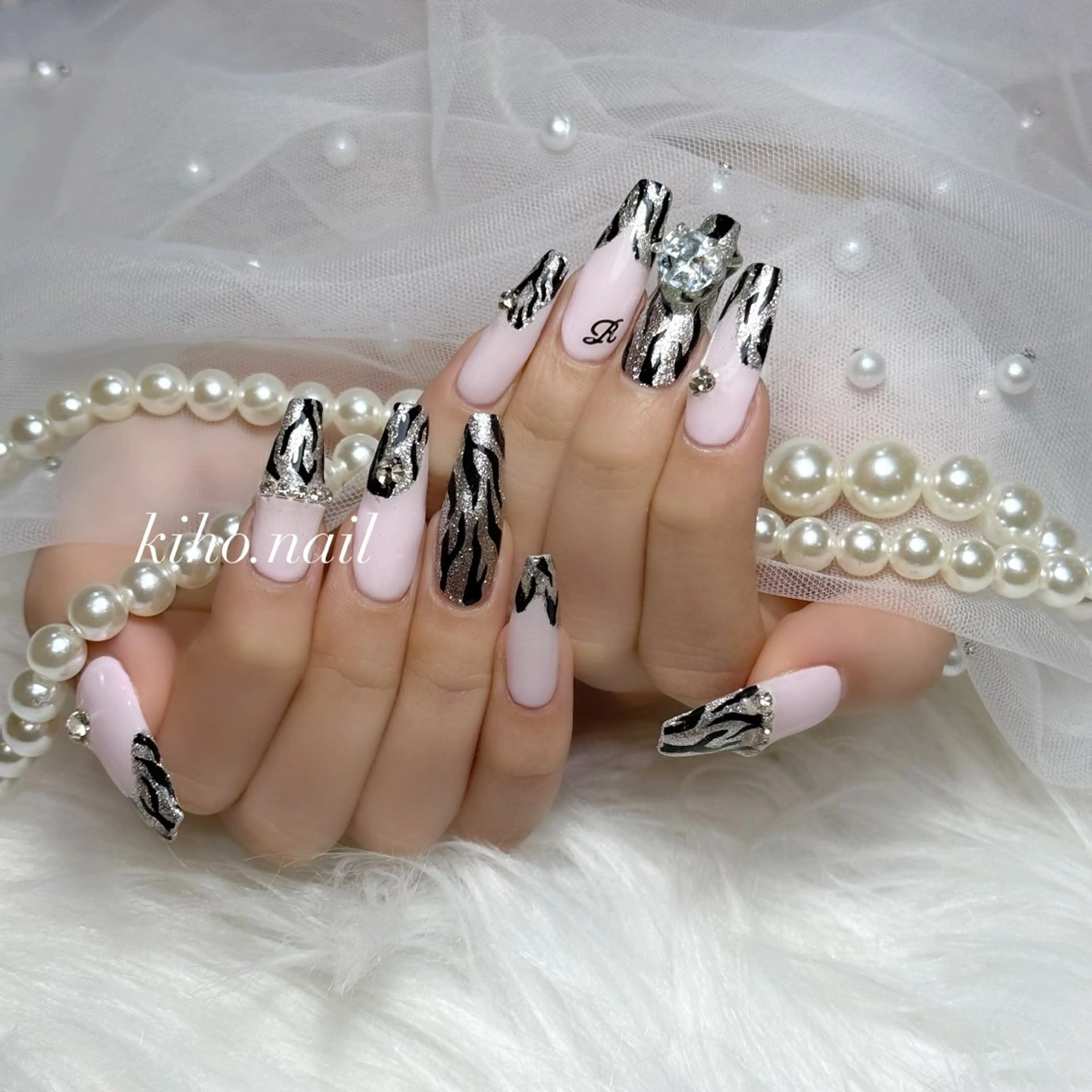 パーマ ハンドネイル KIHO 【深夜ネイル】のネイルデザイン