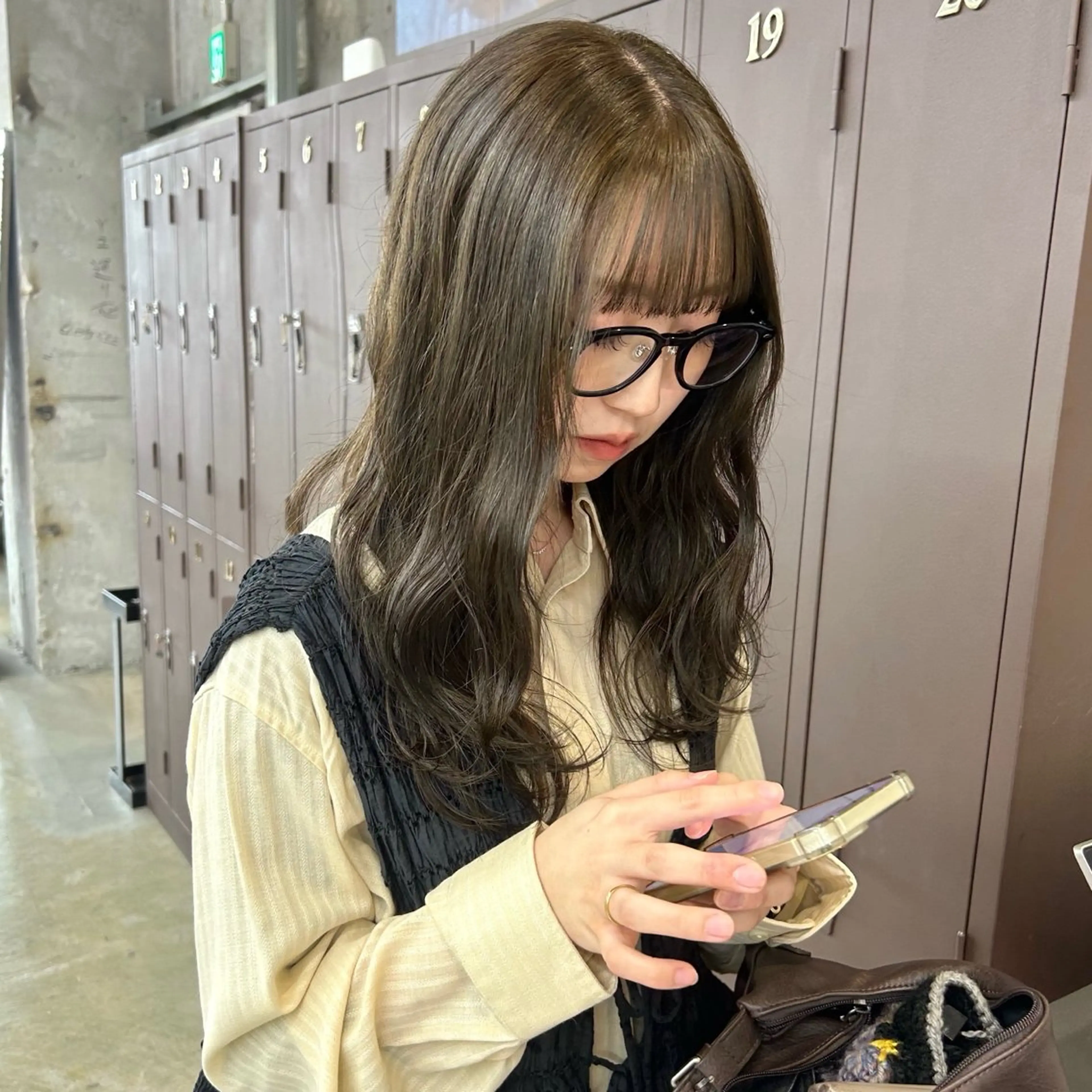 ロング カラー ベージュカラー ダブルカラー オリーブベージュ ヘアカラー 伊藤ほのか /パーマ/ショートのヘアスタイル