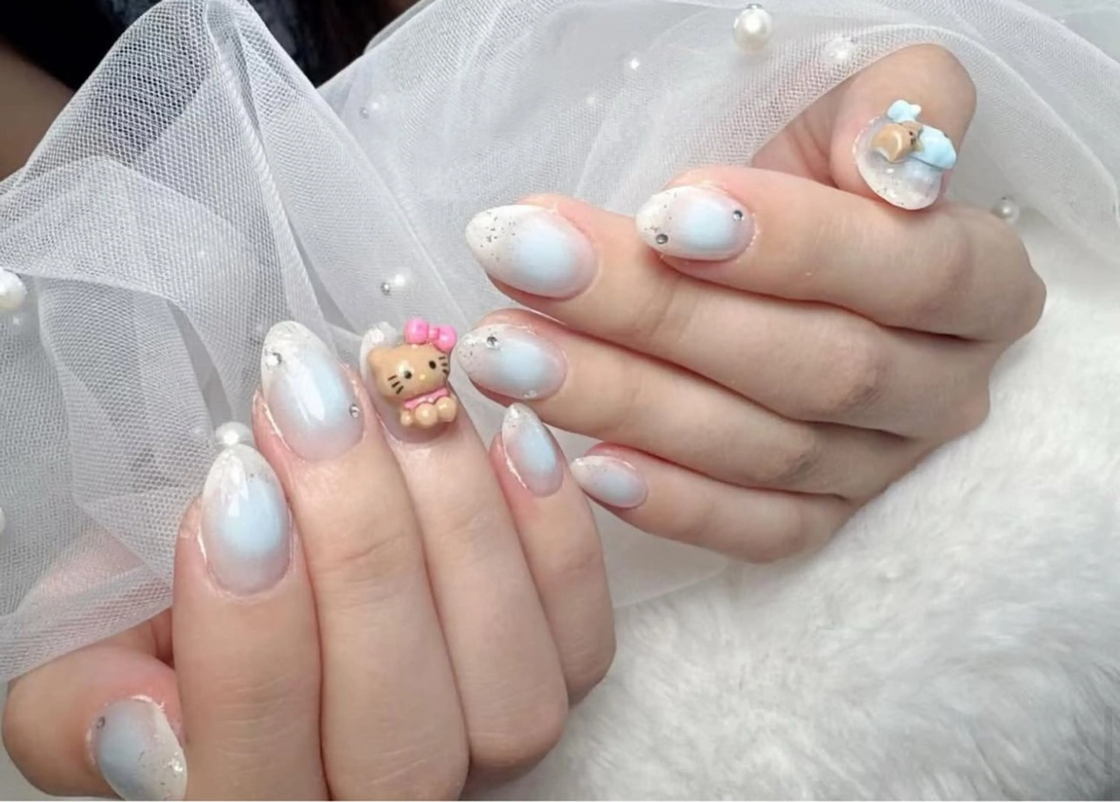 ネイル アートネイル フラワーネイル フレンチネイル ジェルネイル グラデーション ハンドネイル Ryunail所属・Ryu Nail NekoChanのネイルデザイン