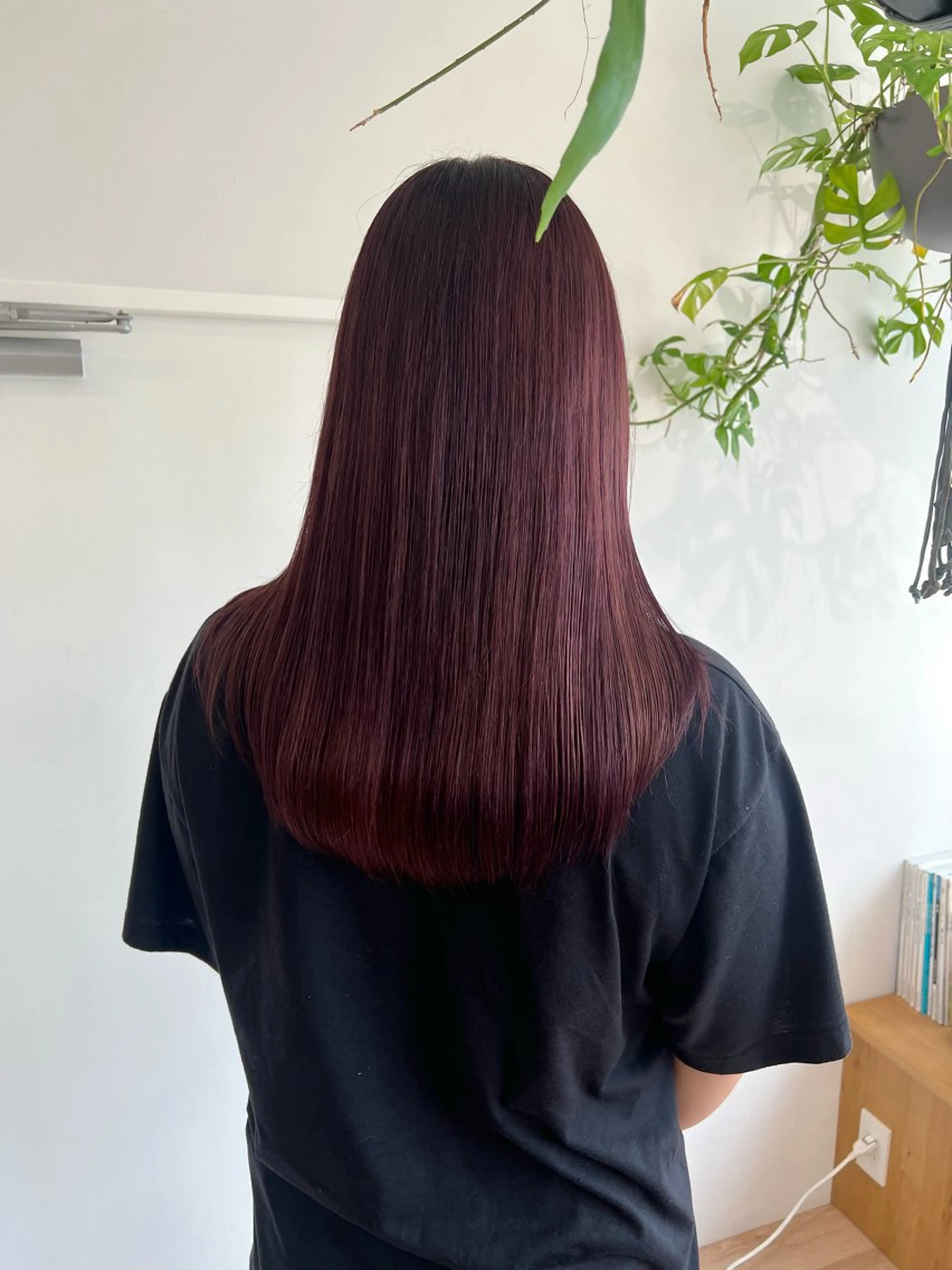 ロング カラー 溝曽路 優衣のヘアスタイル