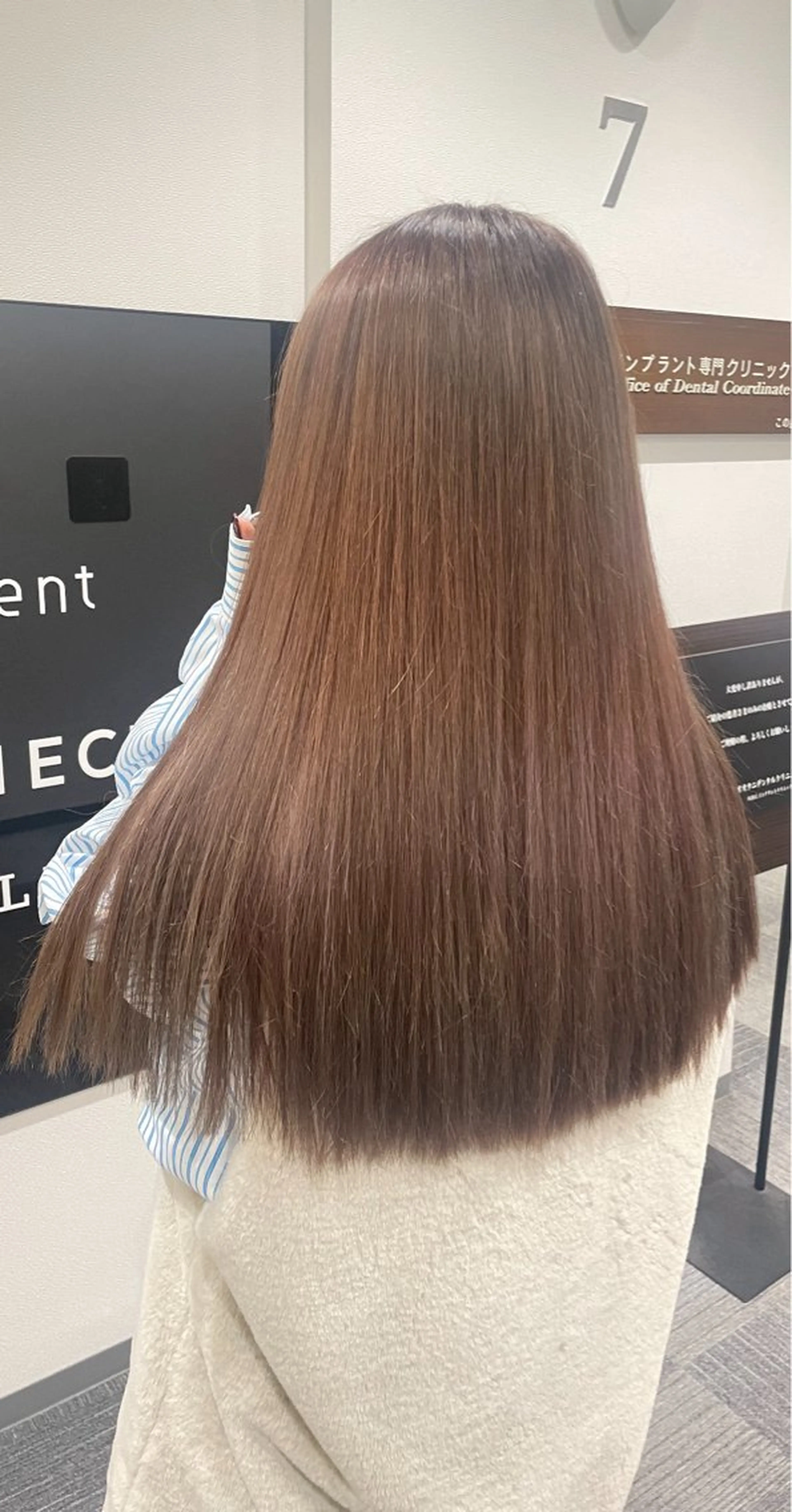 ロング カラー カット ヘアカラー 韓国レイヤー➰北田 陸斗➰コテ巻きパーマのヘアスタイル