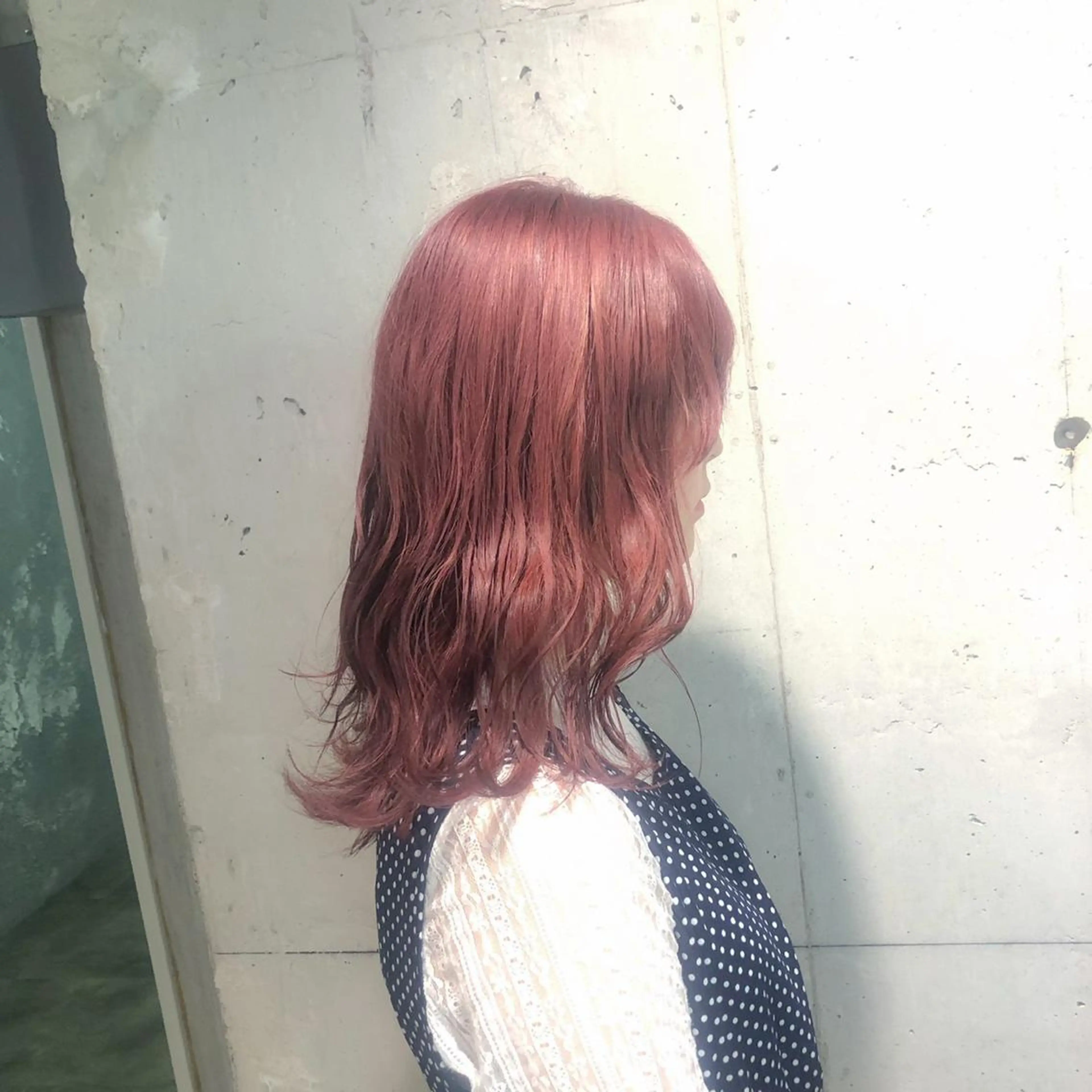 ミディアム ❤︎ワンホンガーリー なハイトーンヘア❤︎のヘアスタイル