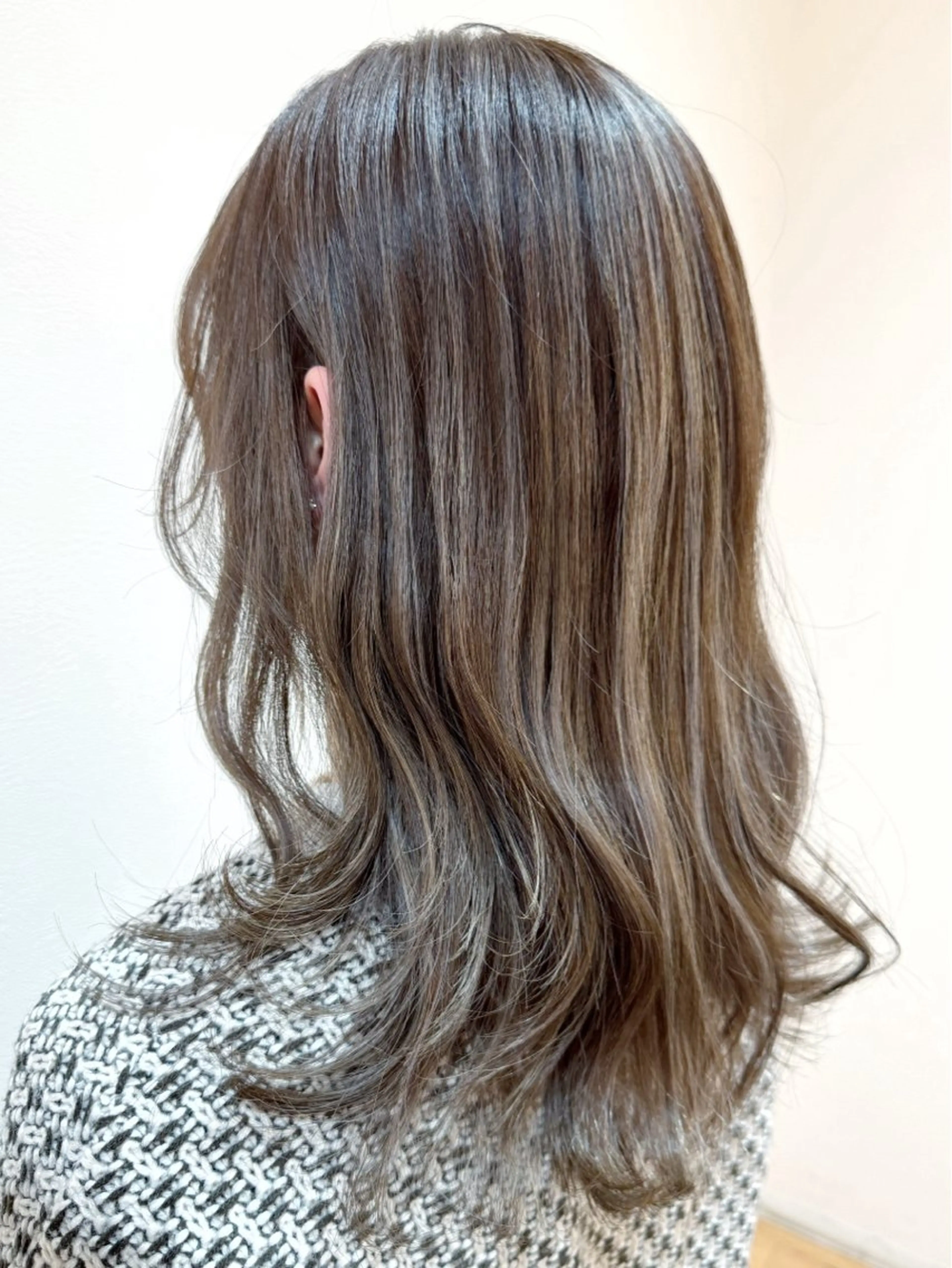セミロング ハイライト 髪質改善/ハイライト 小林秀樹のヘアスタイル