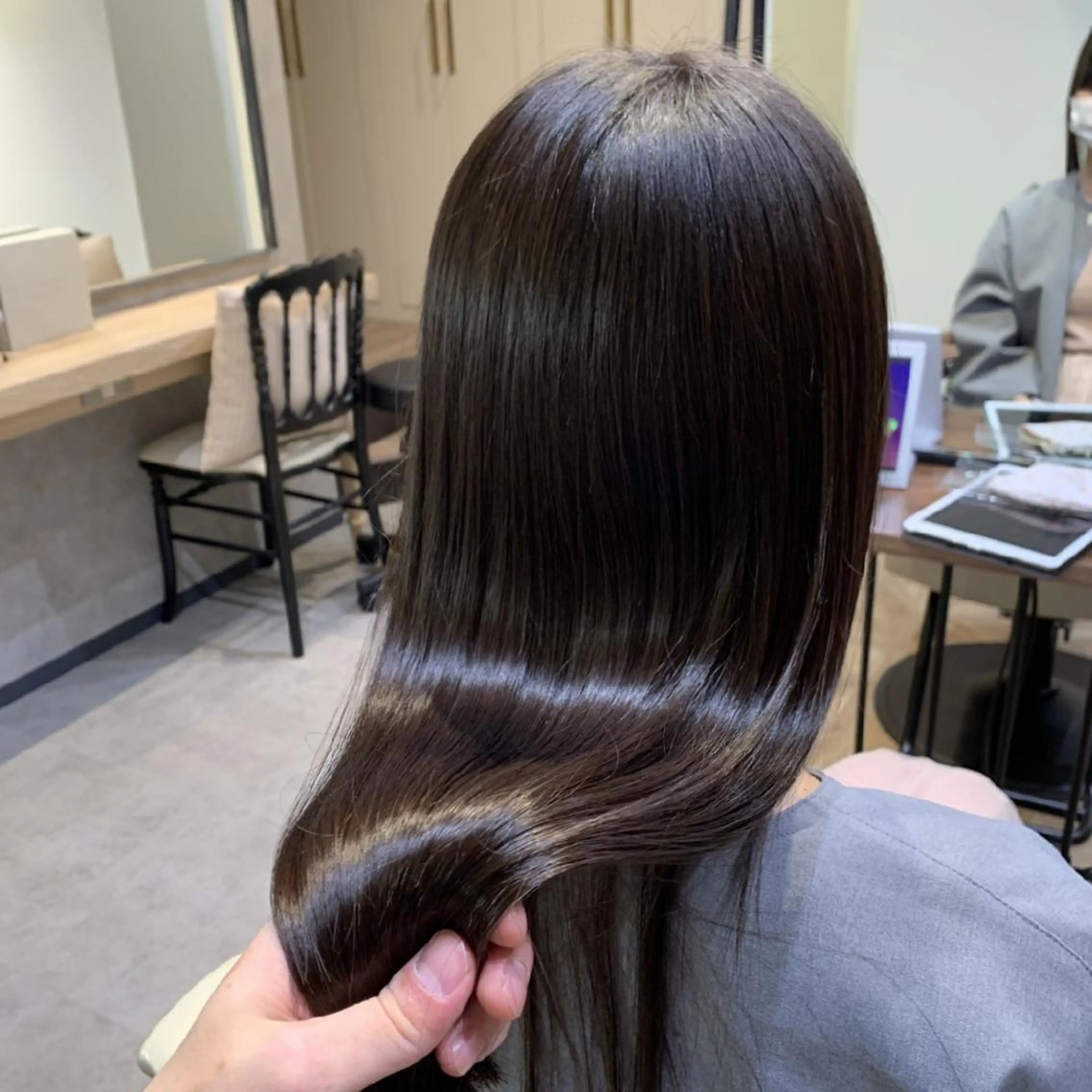 ロング パーマ トリートメント カット 縮毛矯正 トリートメント salowin新宿三丁目店所属・🖤小顔ボブ/ウルフ レイヤー🖤山本諒のヘアスタイル