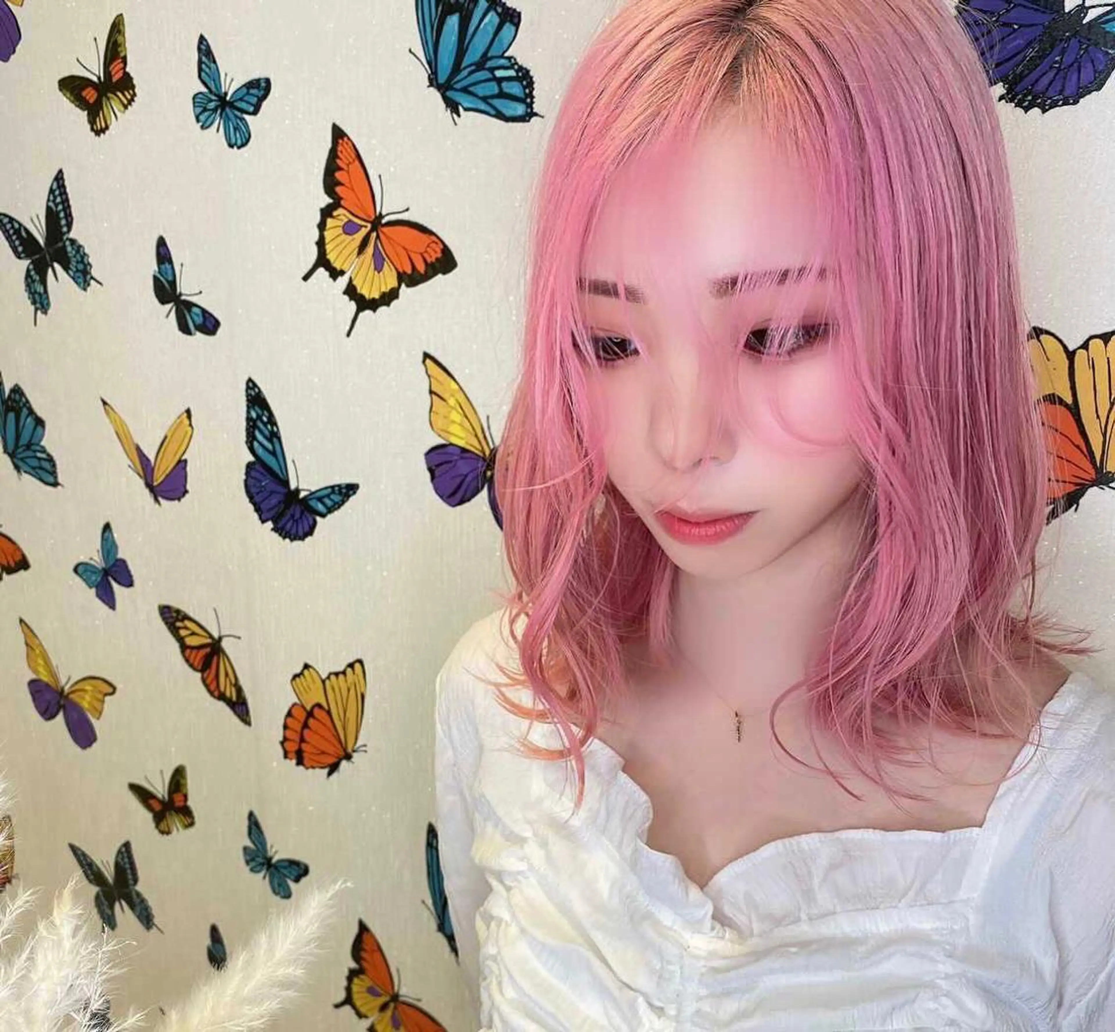 ミディアム カラー ブリーチ ピンクカラー ヘアカラー 山田 朝也のヘアスタイル