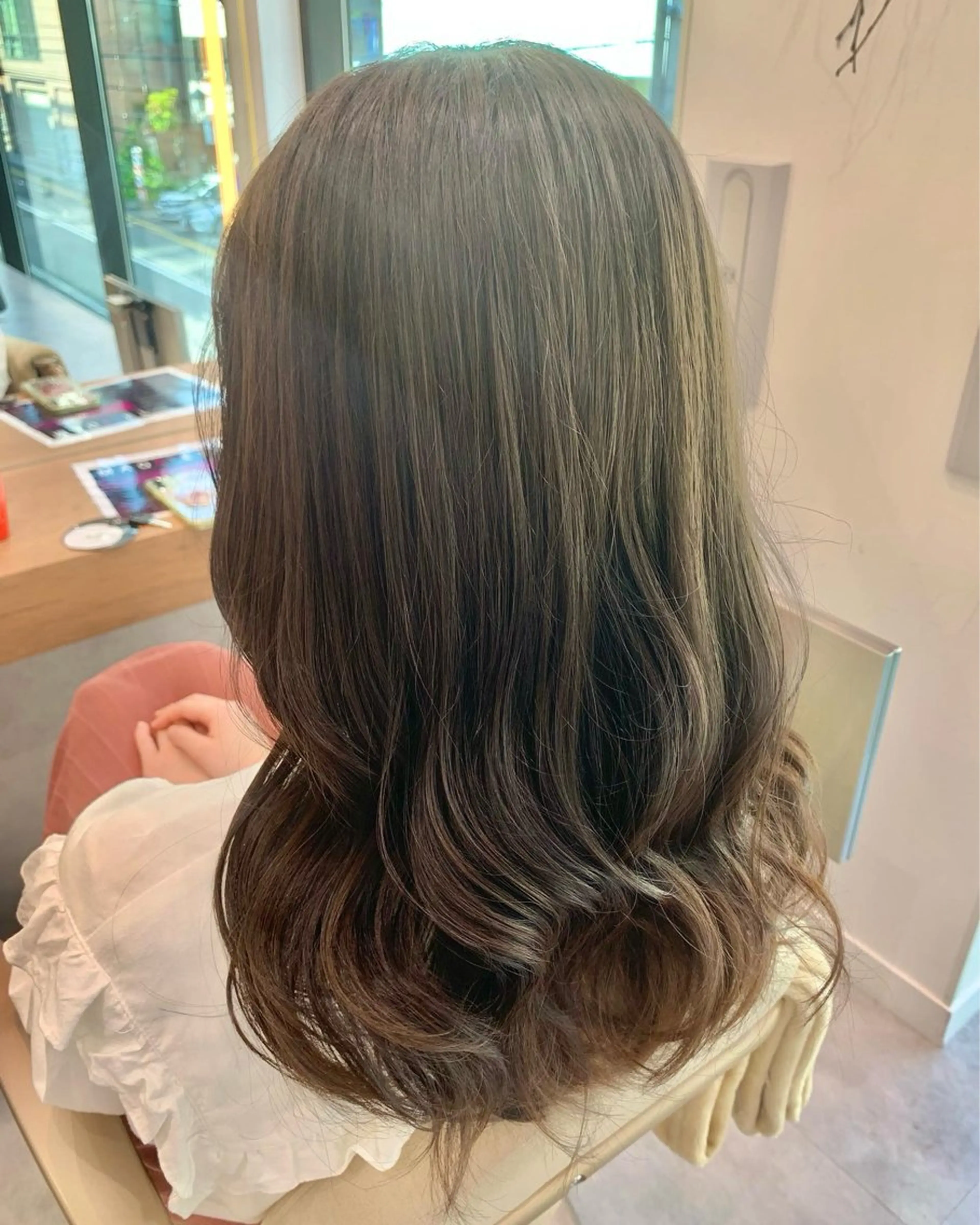 セミロング ヘアカラー トリートメント ヘッドスパ 鳥越 彩乃のヘアスタイル