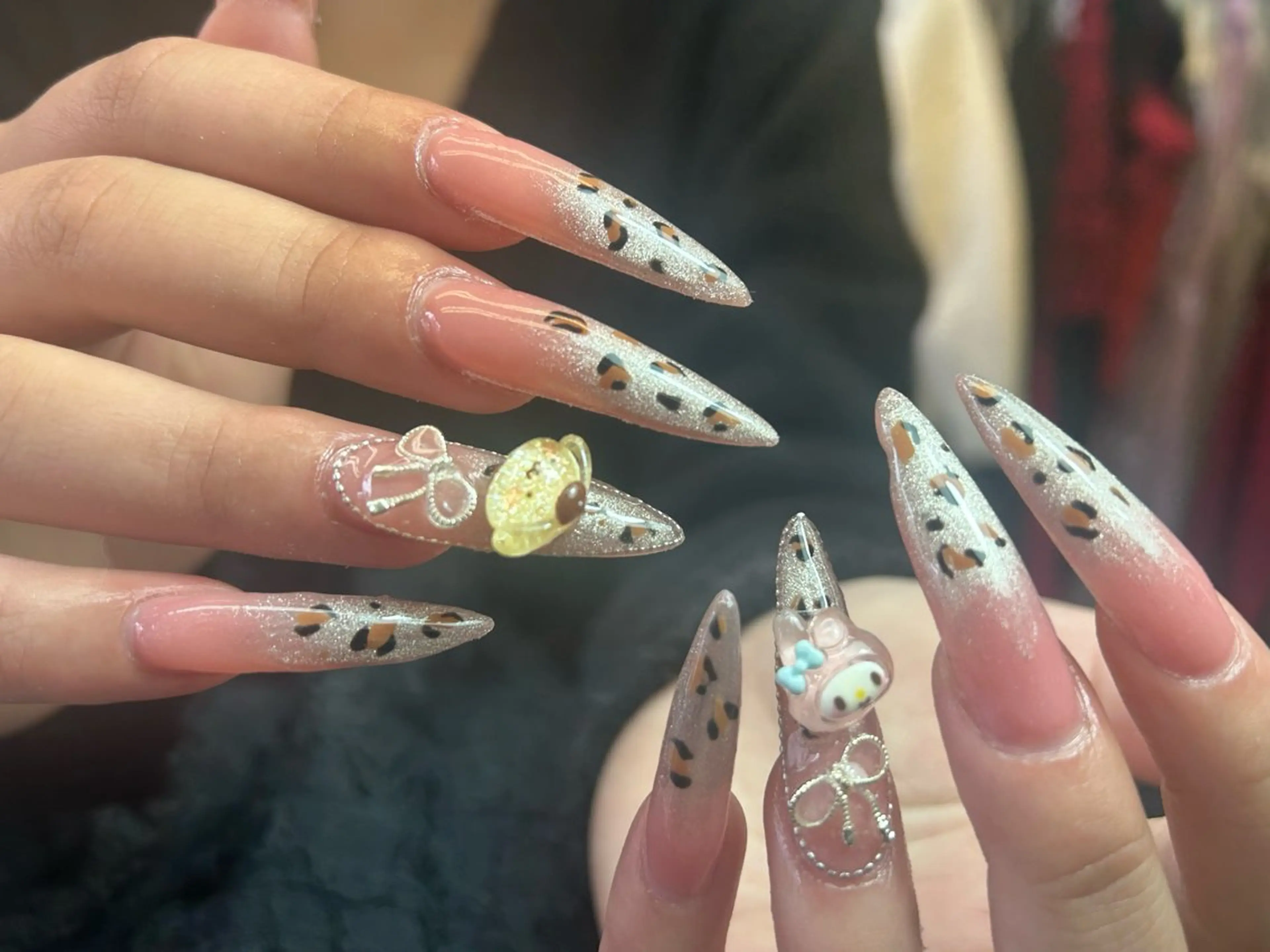 ネイル オーロラネイル フラッシュネイル フラワーネイル フレンチネイル キラキラネイル ハンドネイル 🌟桜beauty 🌟プロ ネイリストのネイルデザイン