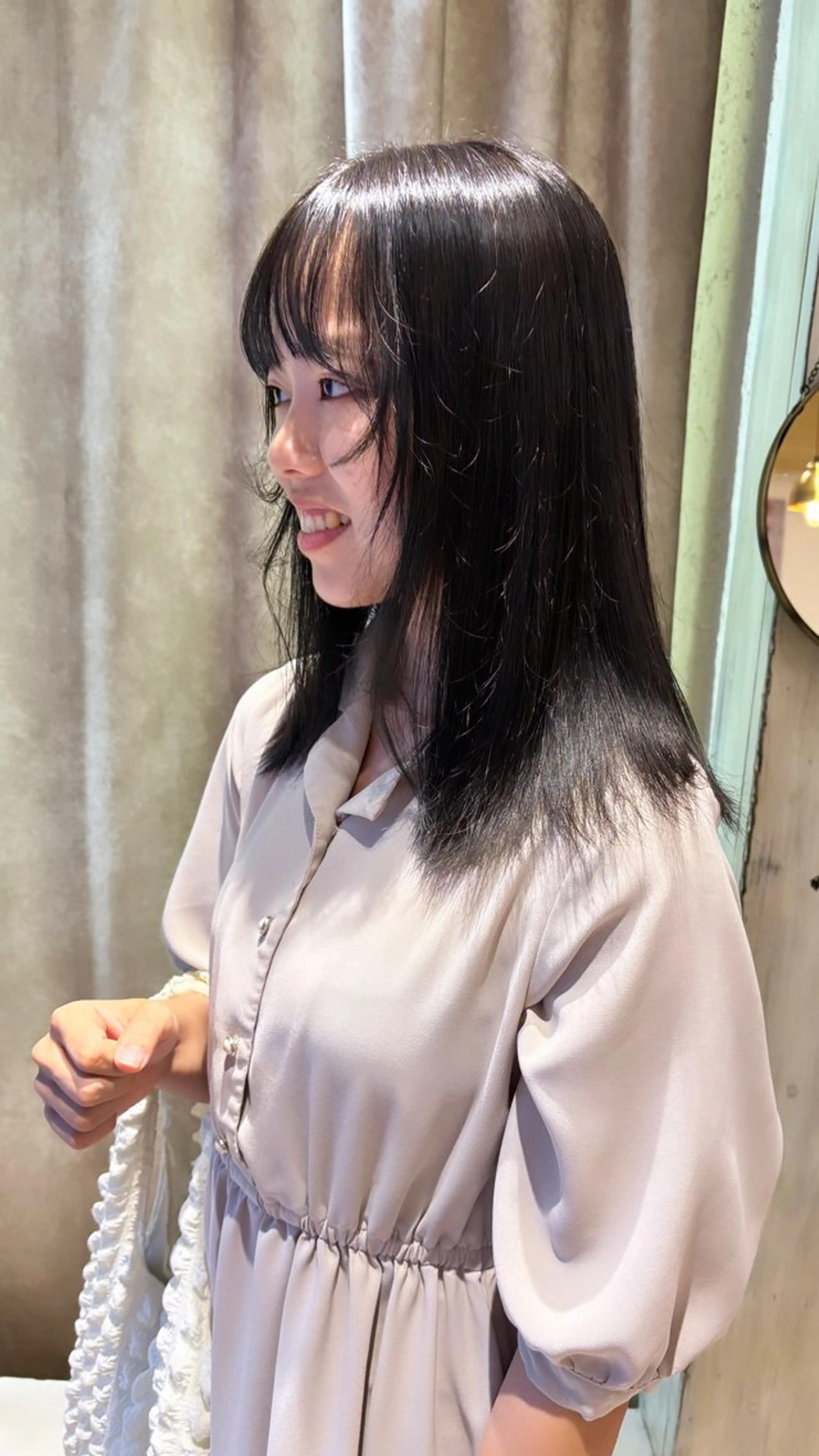 ミディアム saya🌿レイヤー カット/透明感カラーのヘアスタイル