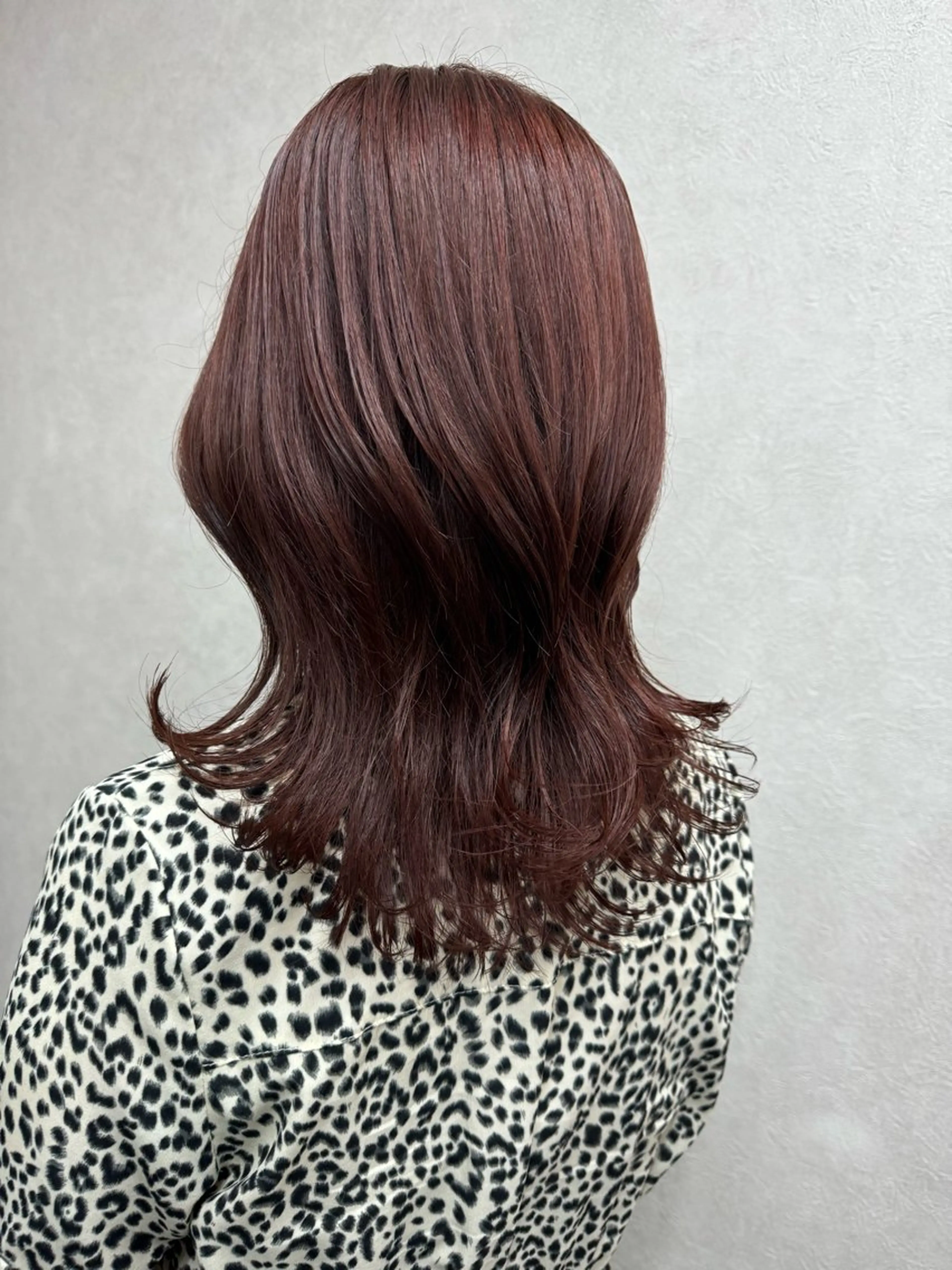 セミロング 新井 彩寿花のヘアスタイル