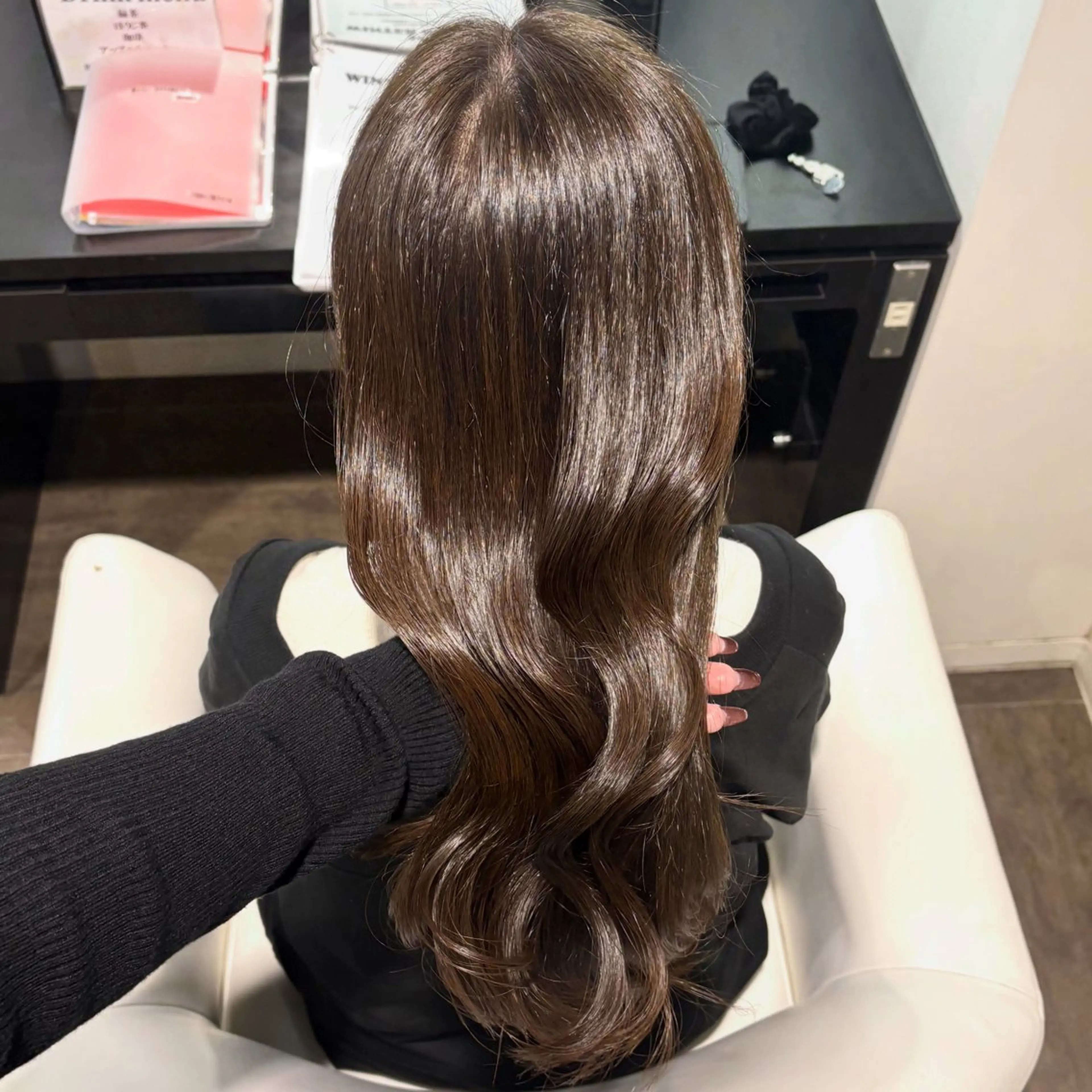 ロング カラー ベージュカラー ブリーチ ダブルカラー ブリーチなしカラー オリーブベージュ カット ヘアカラー トリートメント 🖤大人可愛い⌇ 𝐑 𝐈 𝐎🖤のヘアスタイル