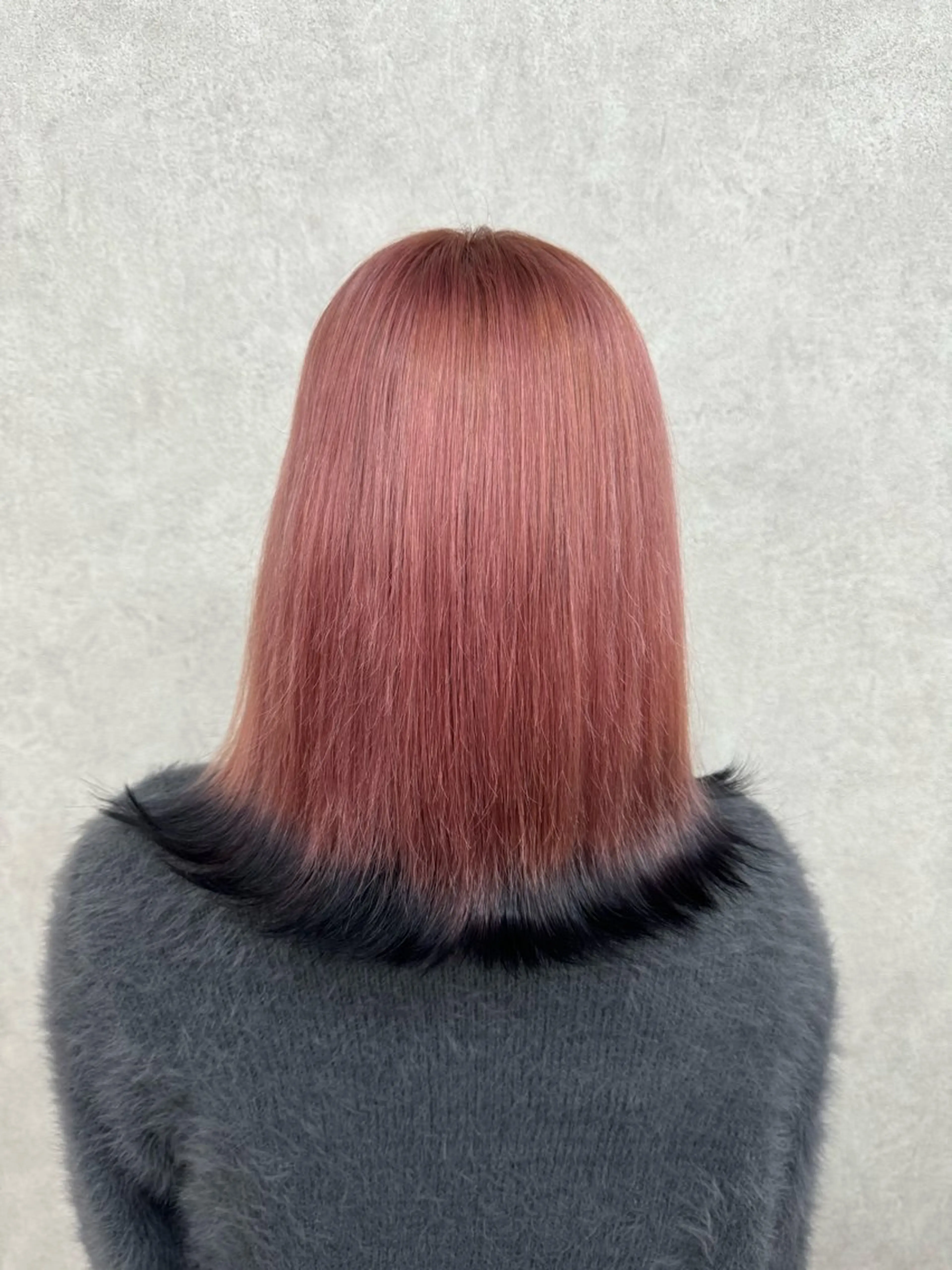 ミディアム カラー アッシュ アッシュグレー ベージュカラー ブリーチ ピンクカラー 🍎暖色カラーで大人 可愛く🍒齋藤すみれのヘアスタイル