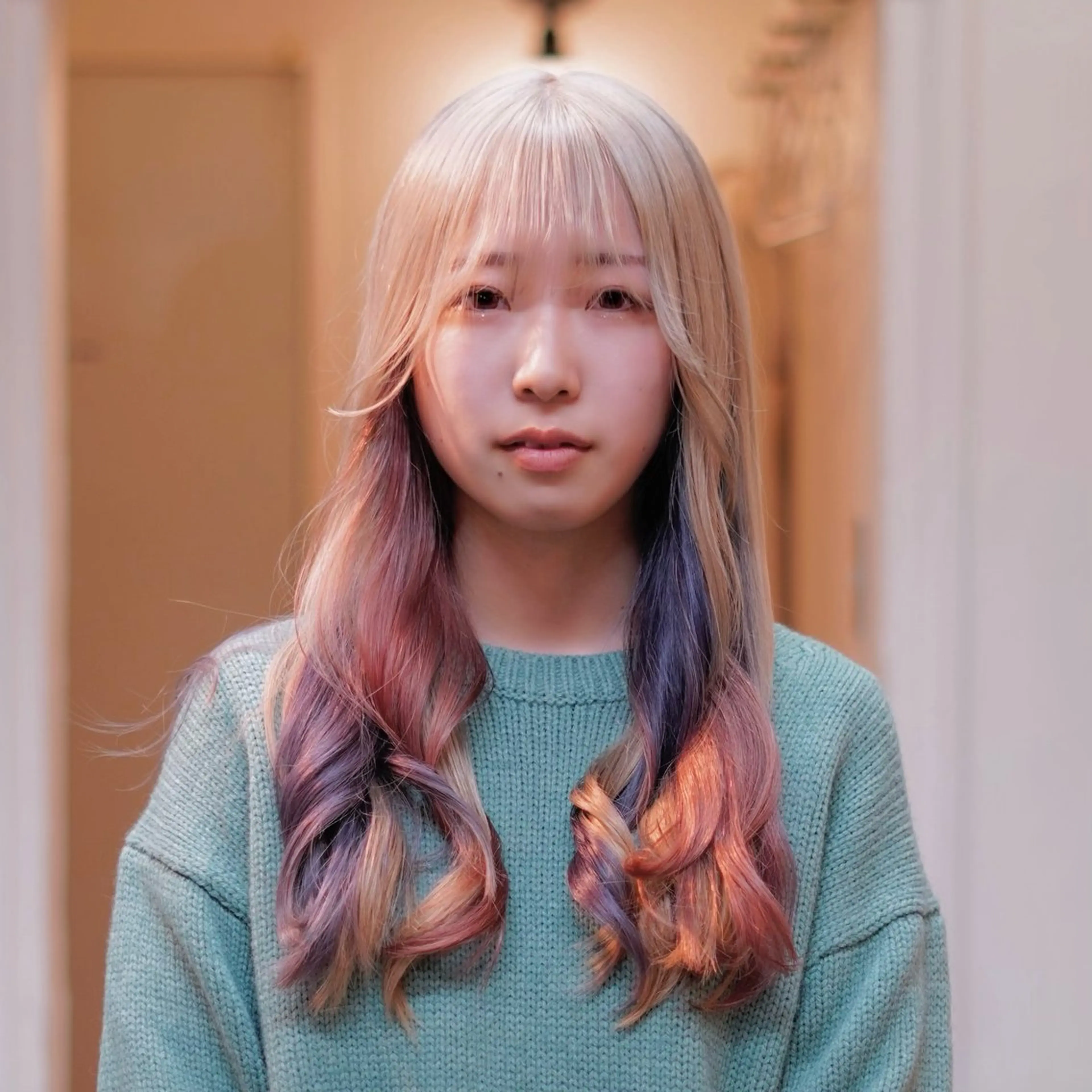 セミロング カラー ベージュカラー ブリーチ デザインカラー ハイトーンカラー インナーカラー TICK-TOCK所属・今出 りょうやのヘアスタイル