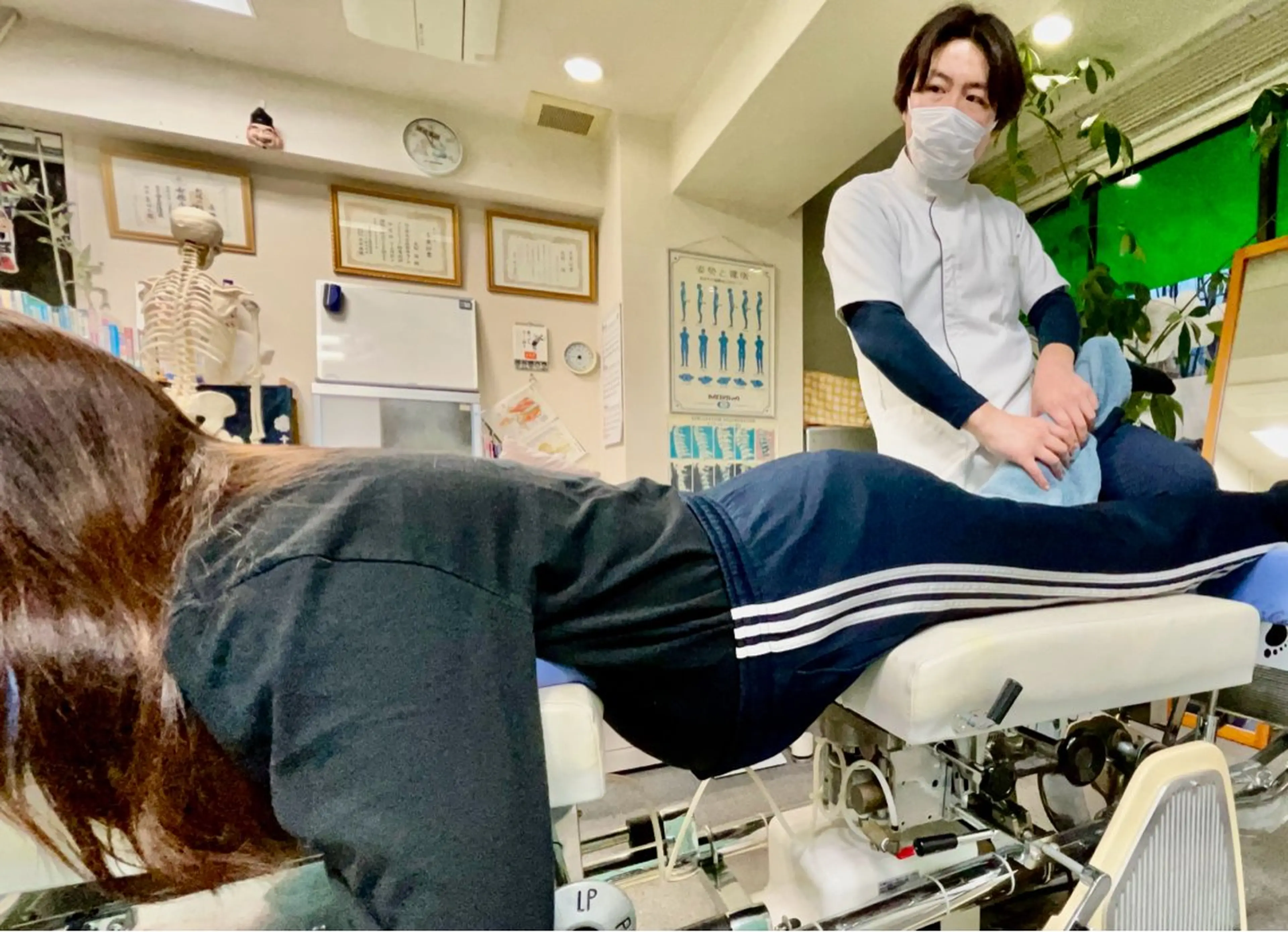 妊婦さん特有の腰痛や足のむくみ、肩こりなど根本施術　 約60分の写真