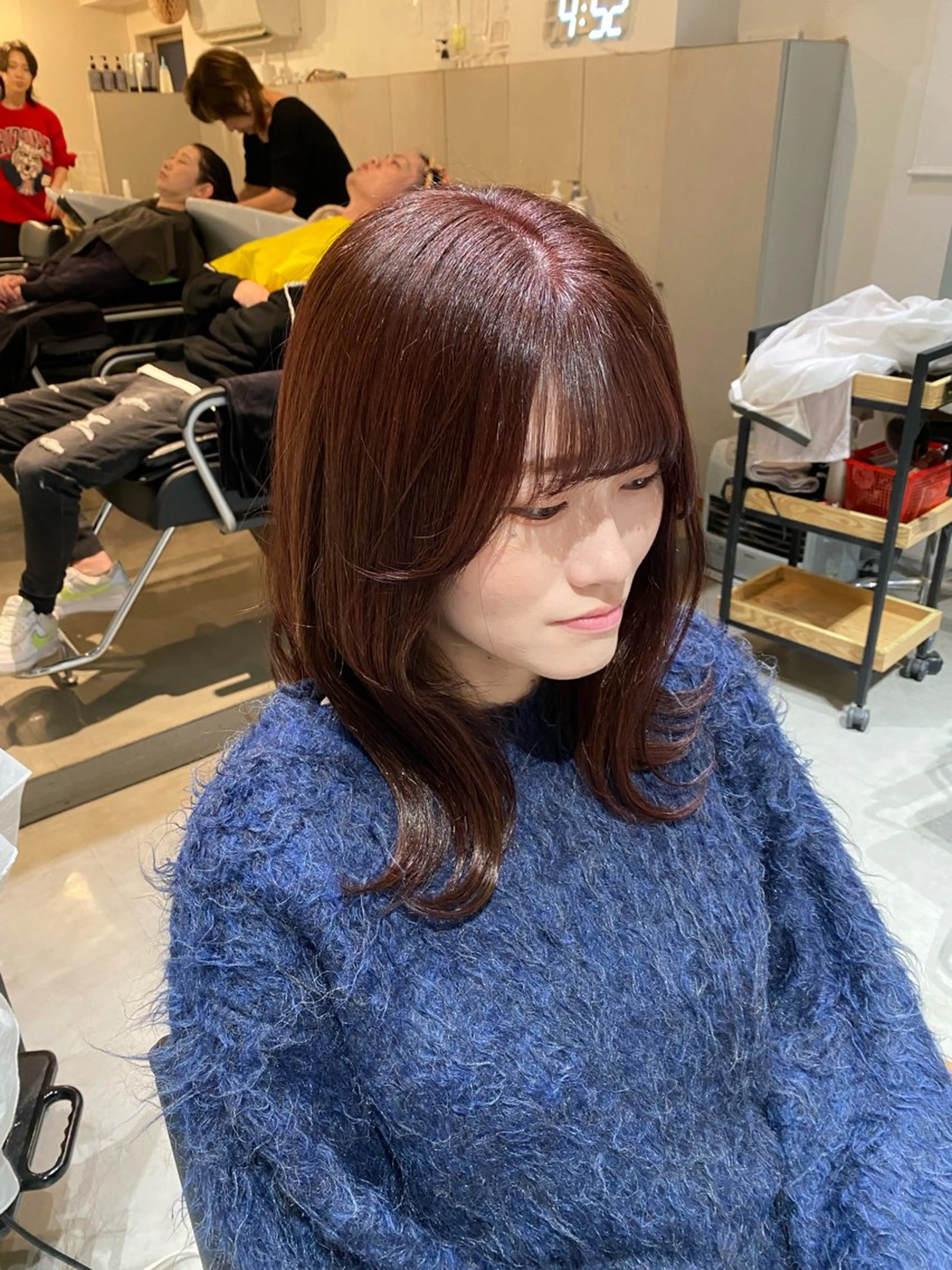カラー APREKO 葵のヘアスタイル