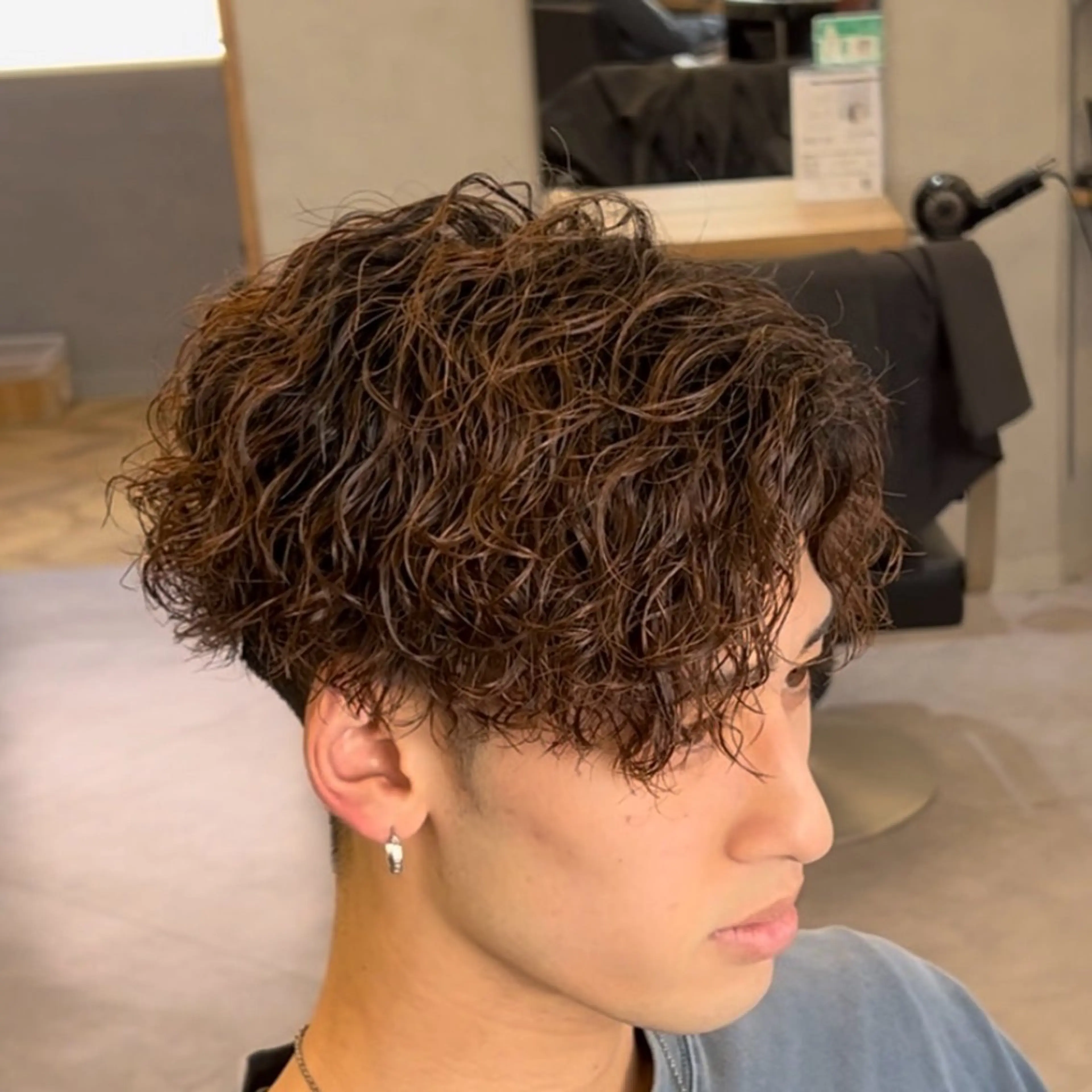 カラー パーマ メンズ メンズパーマ ブラウンカラー メンズパーマ特化 美容師/ハルキのヘアスタイル