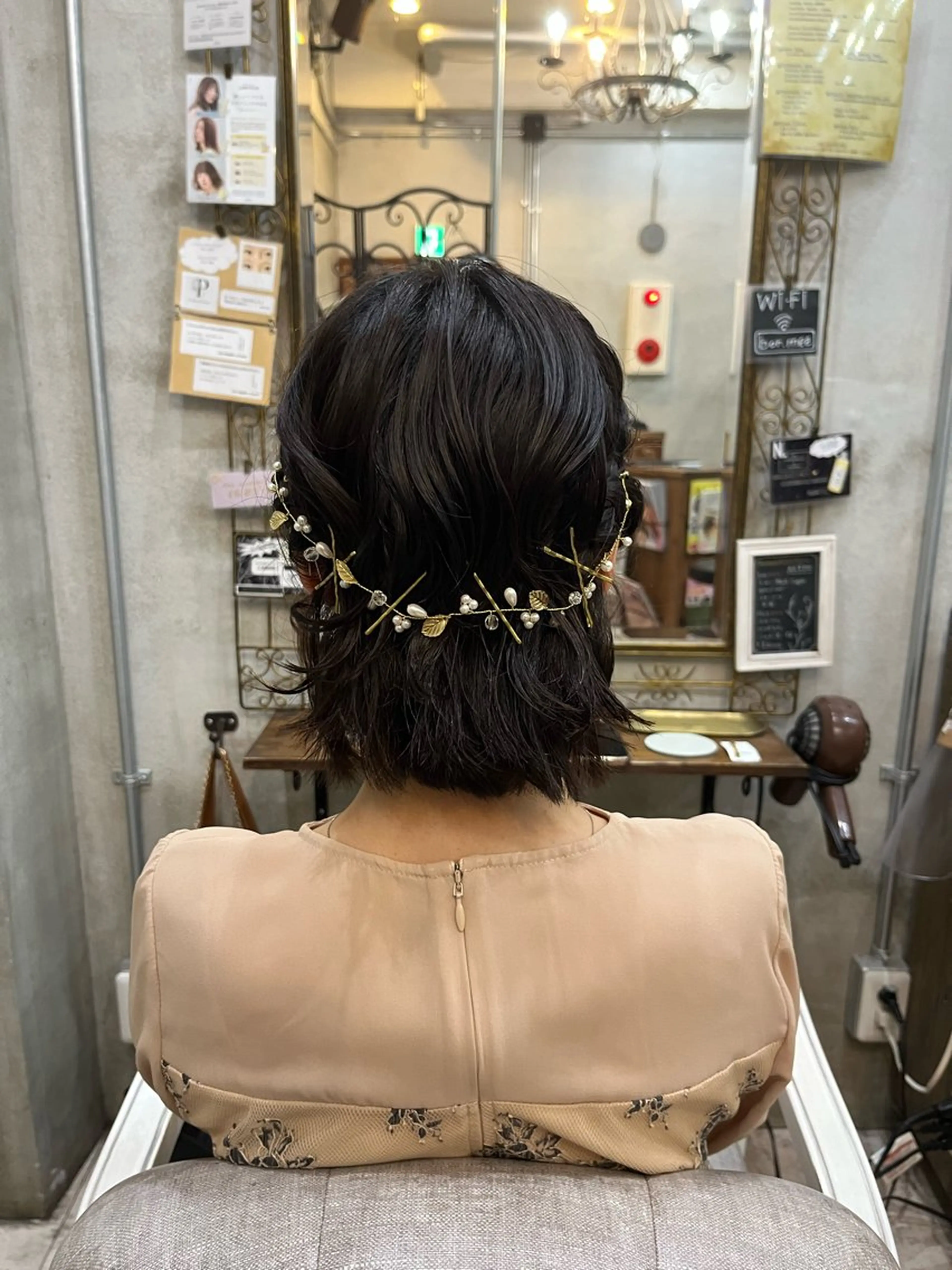 ミディアム ヘアアレンジ ハーフアップ ヘアセット 艶髪/ハイトーン/ ヘアセット/モエノのヘアスタイル