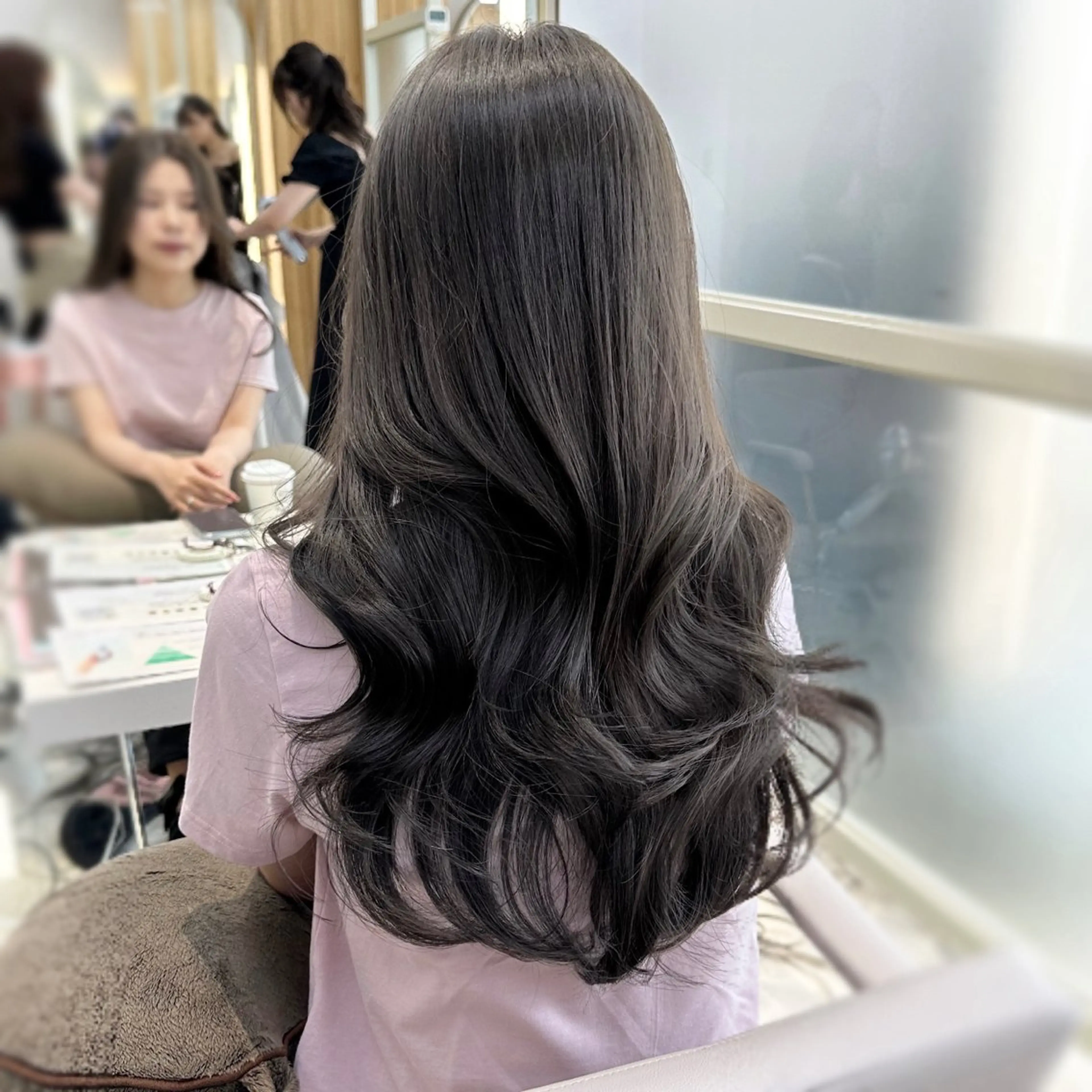 ロング カラー ベージュカラー カット ヘアカラー トリートメント 顔周り特化/韓国ヘア /レイヤー/吉野幸大のヘアスタイル