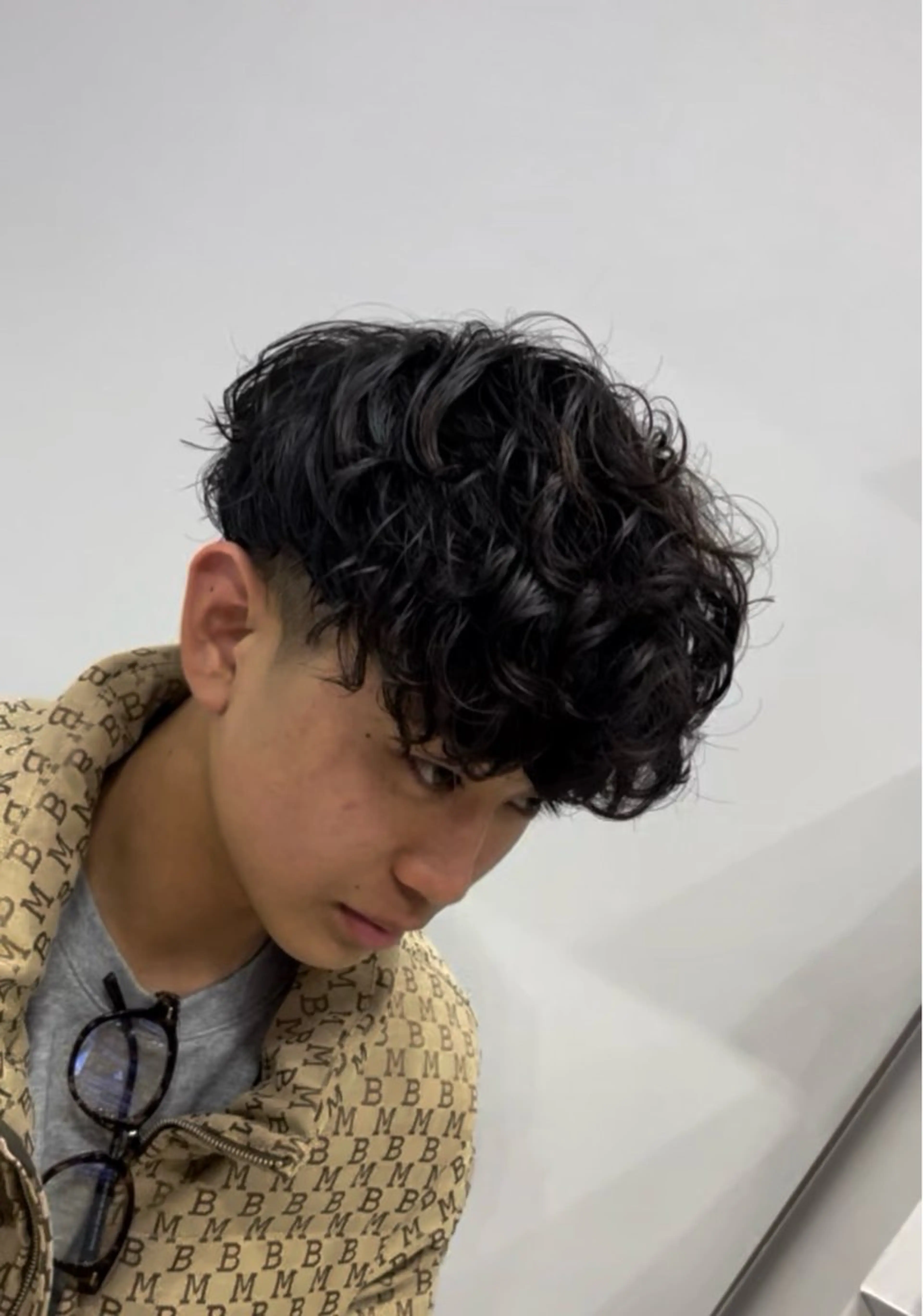 パーマ メンズ メンズパーマ カット パーマ 夏果⭐︎fifth 天神 海外風パーマのヘアスタイル