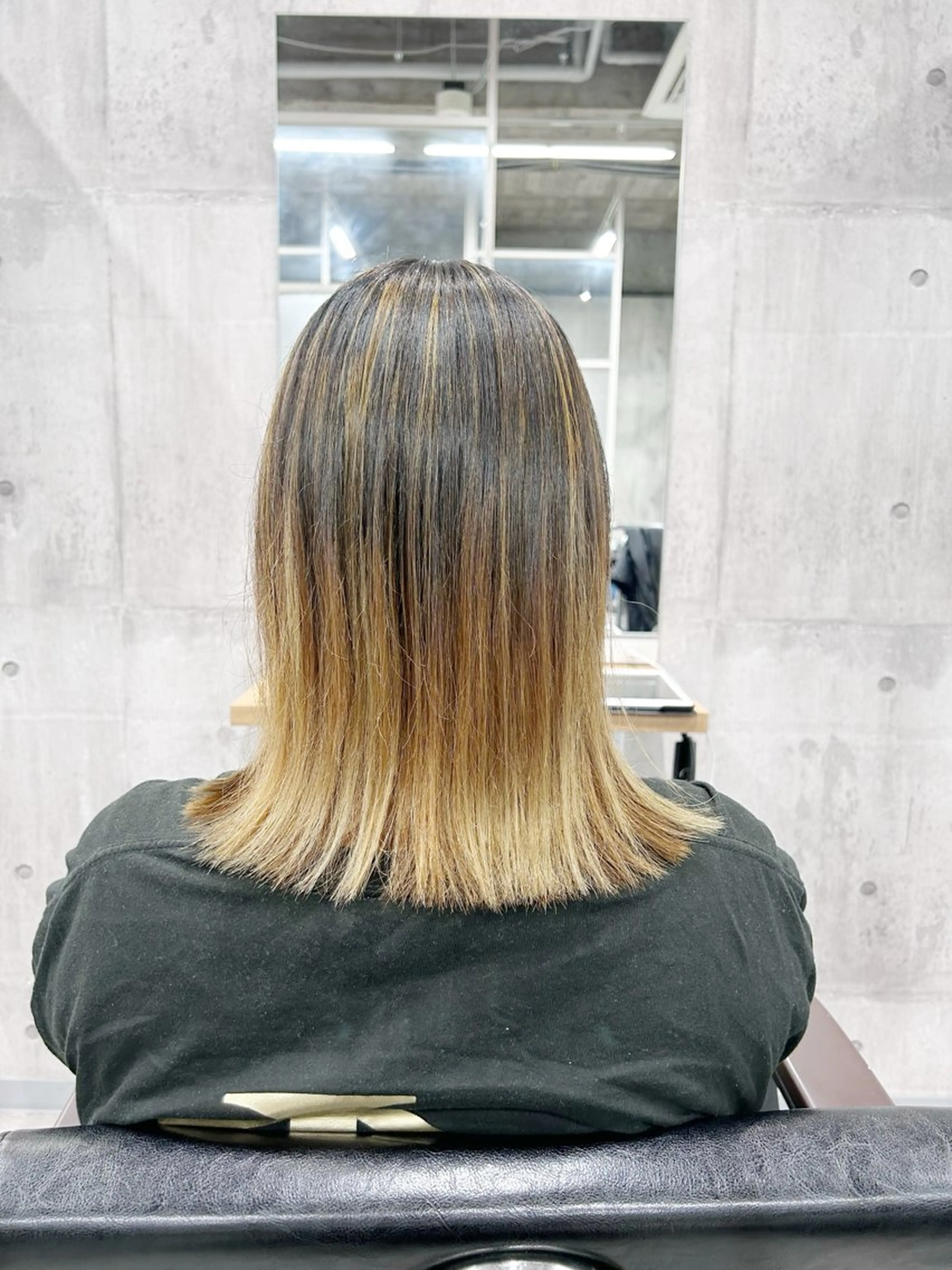 ミディアム カラー ショートボブ アクアカラー アッシュ アッシュグレー アッシュグレージュ ヘアカラー トリートメント newi赤羽 ✂️KEN✂️のヘアスタイル