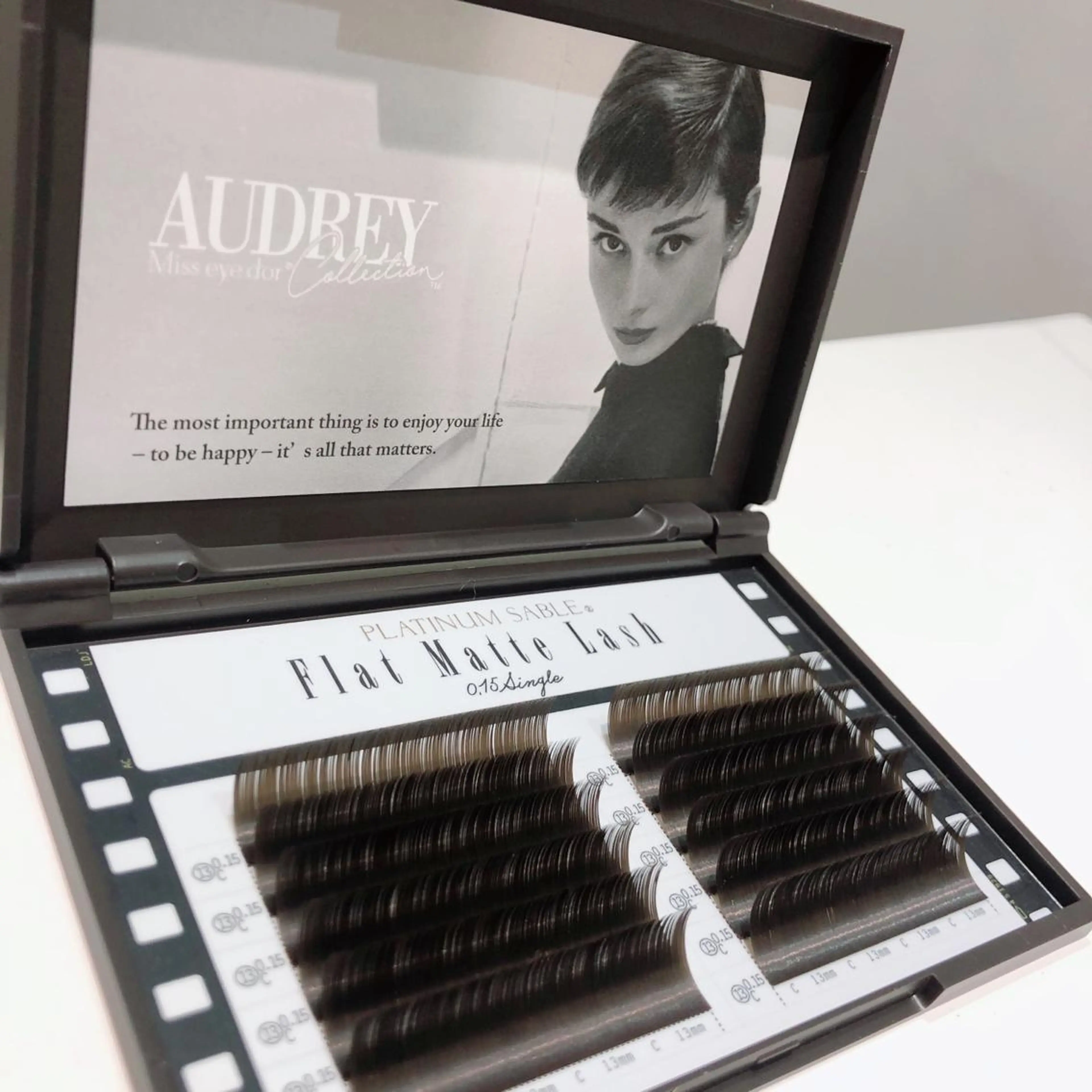 マツエク・マツパ カラーマツエク フラットラッシュ ナチュラル taniuchi ramuのマツエク・マツパデザイン