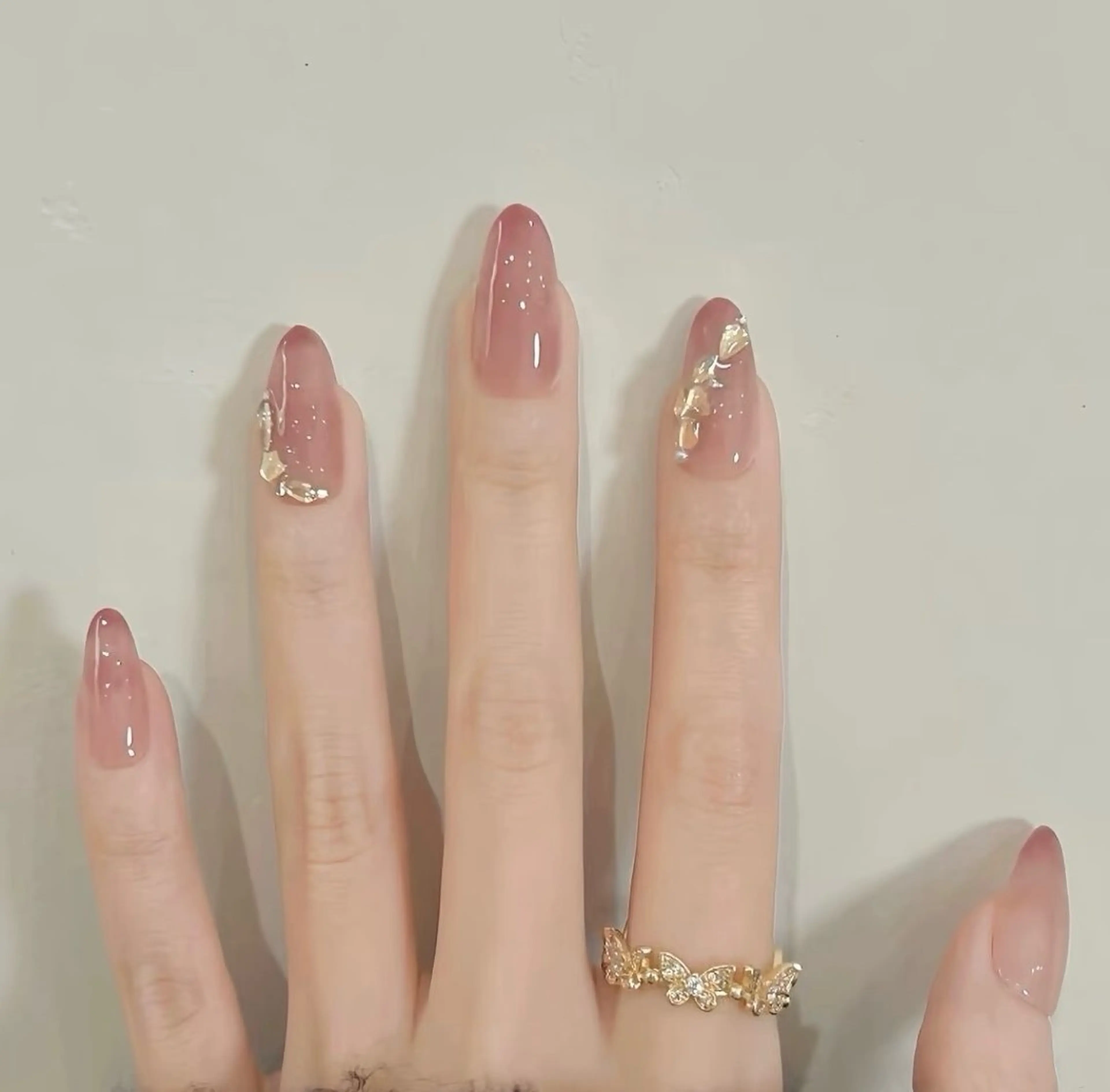 ネイル チークネイル 長さ出し フラワーネイル フレンチネイル ガーリー SunNail池袋駅 ワンホンネイルのネイルデザイン