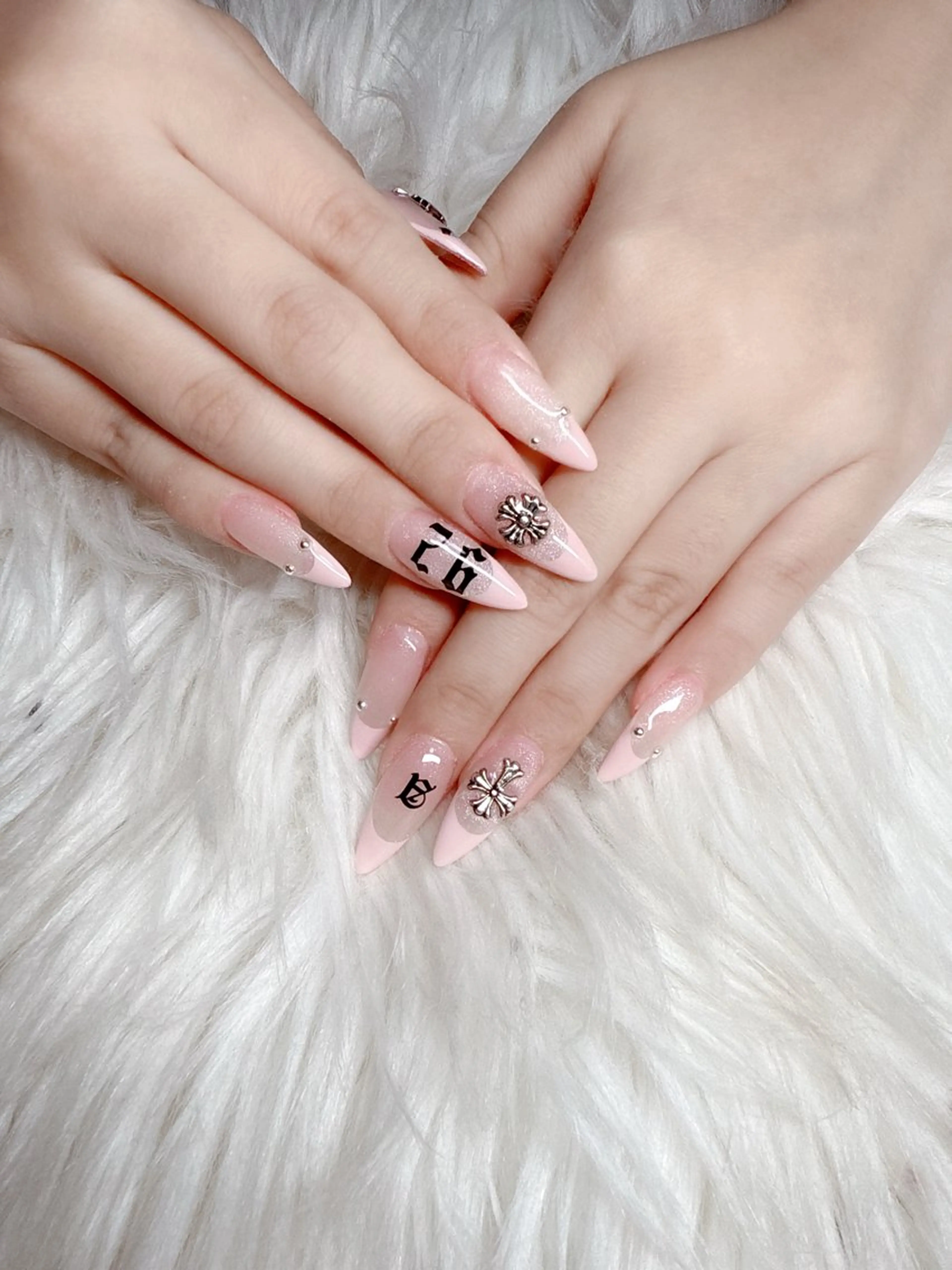 ネイル &ME Momoのネイルデザイン