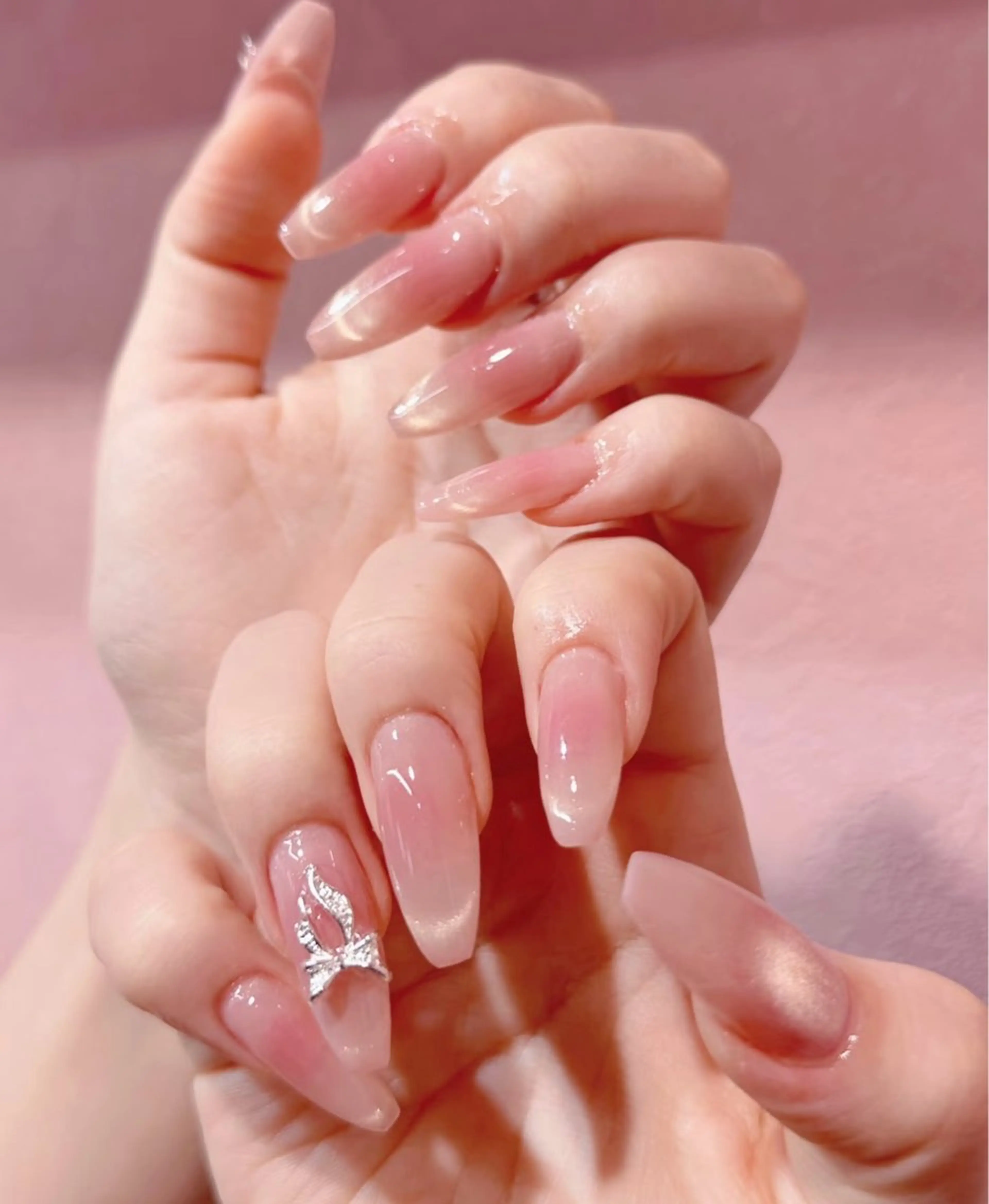 ネイル グラデーション 韓国ネイル リボン ハンドネイル ハンドケア DarkHoney 池袋店のネイルデザイン