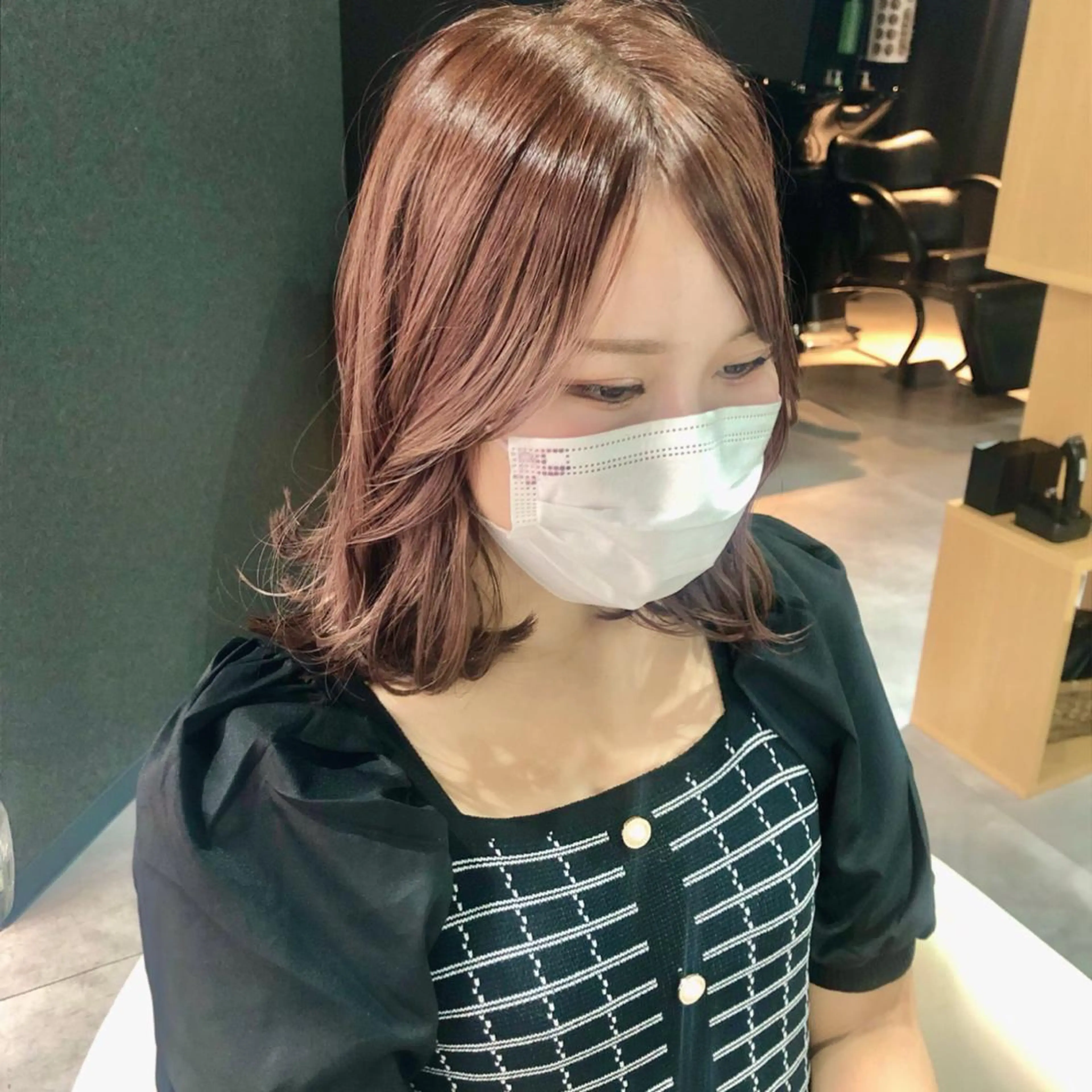 ミディアム カラー シェアハピ ヤマモトのヘアスタイル