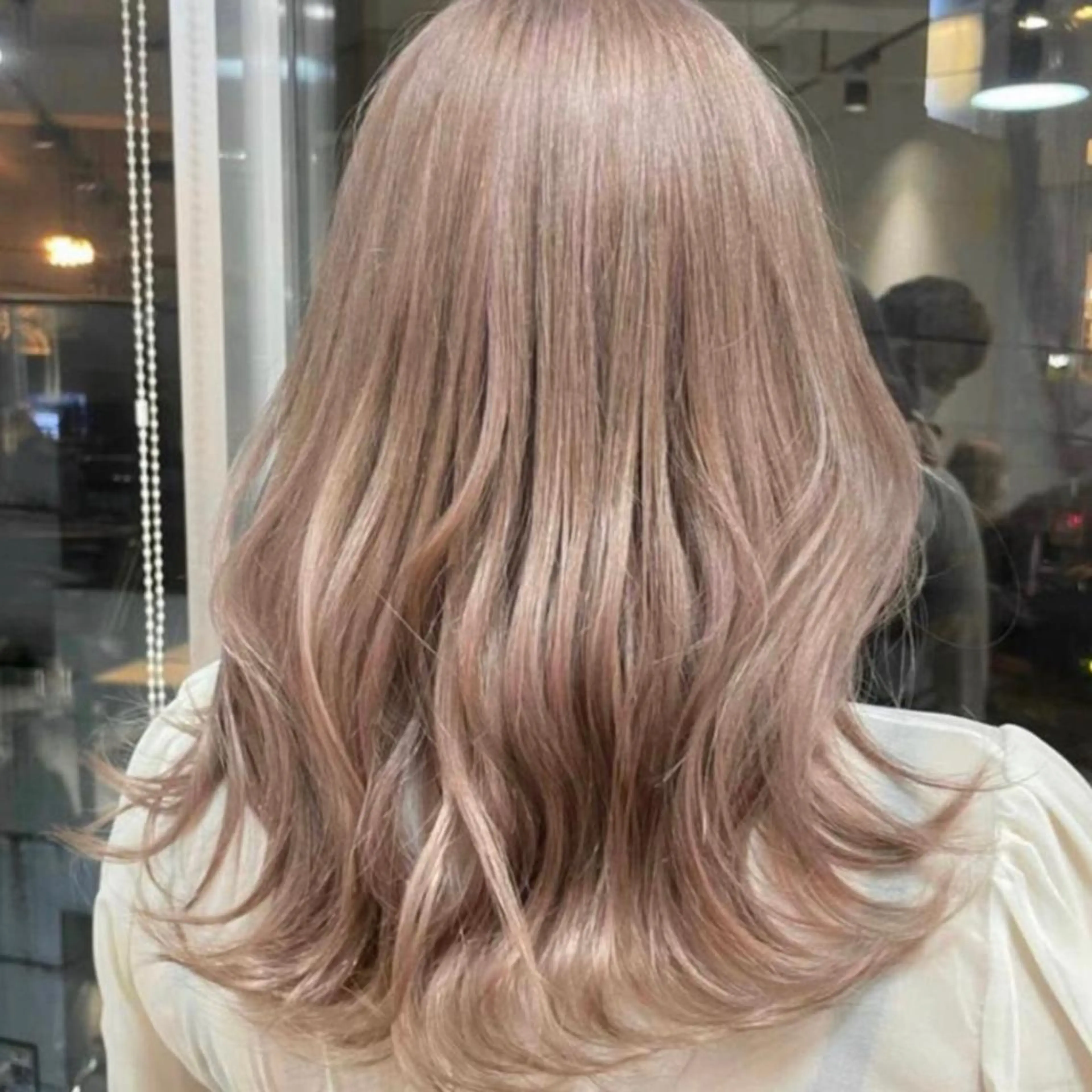 セミロング カラー ヘアアレンジ ヘアカラー 🌹TikTok4万 フォロワー🌹AKIのヘアスタイル