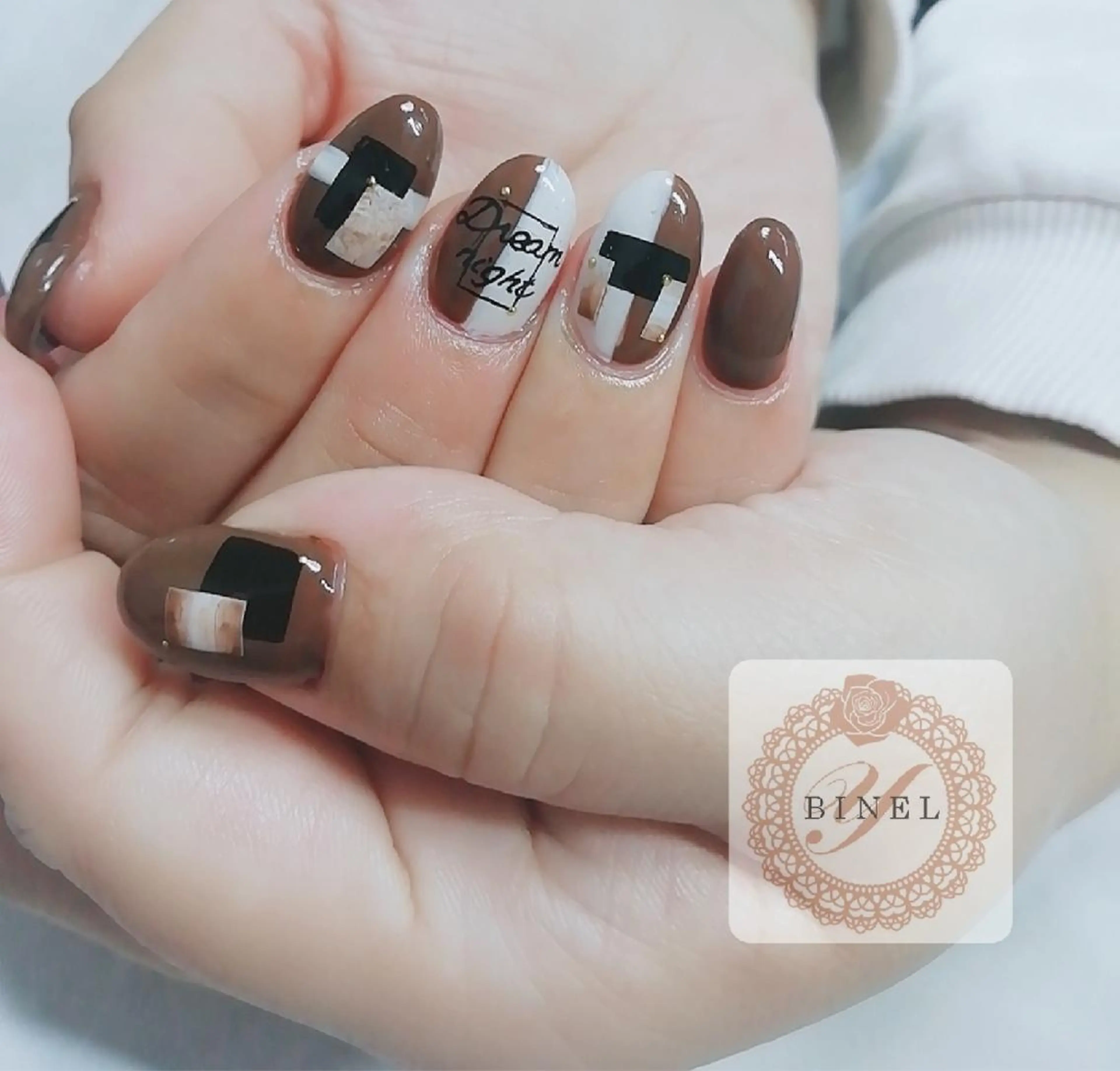 ネイル 持ち込み ハンドネイル Nail Salon Y.BINELのネイルデザイン