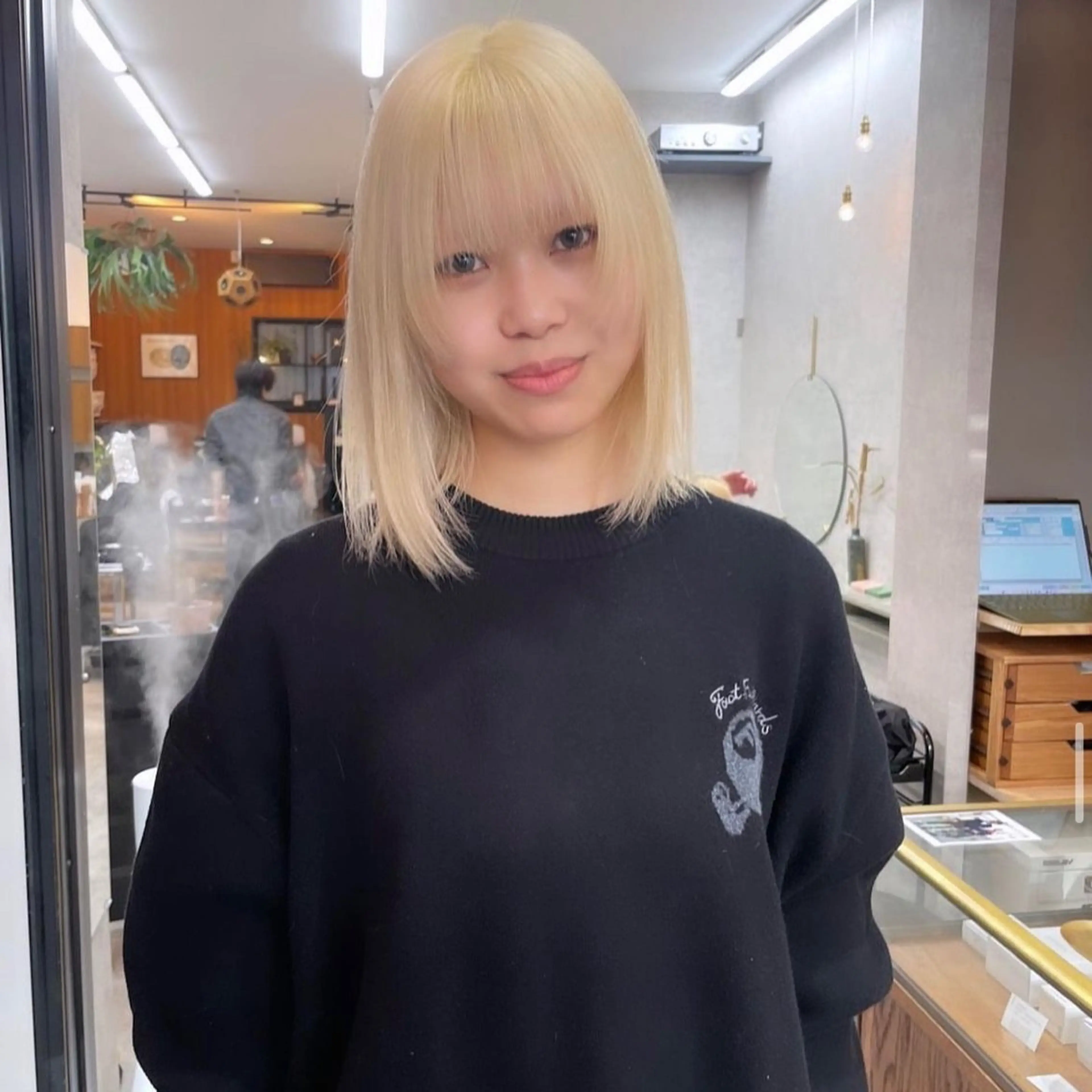 ショート カラー 抜きっぱなしブロンド ブロンド カット ヘアカラー ブロンド／ブリーチ 【SITY.】のヘアスタイル