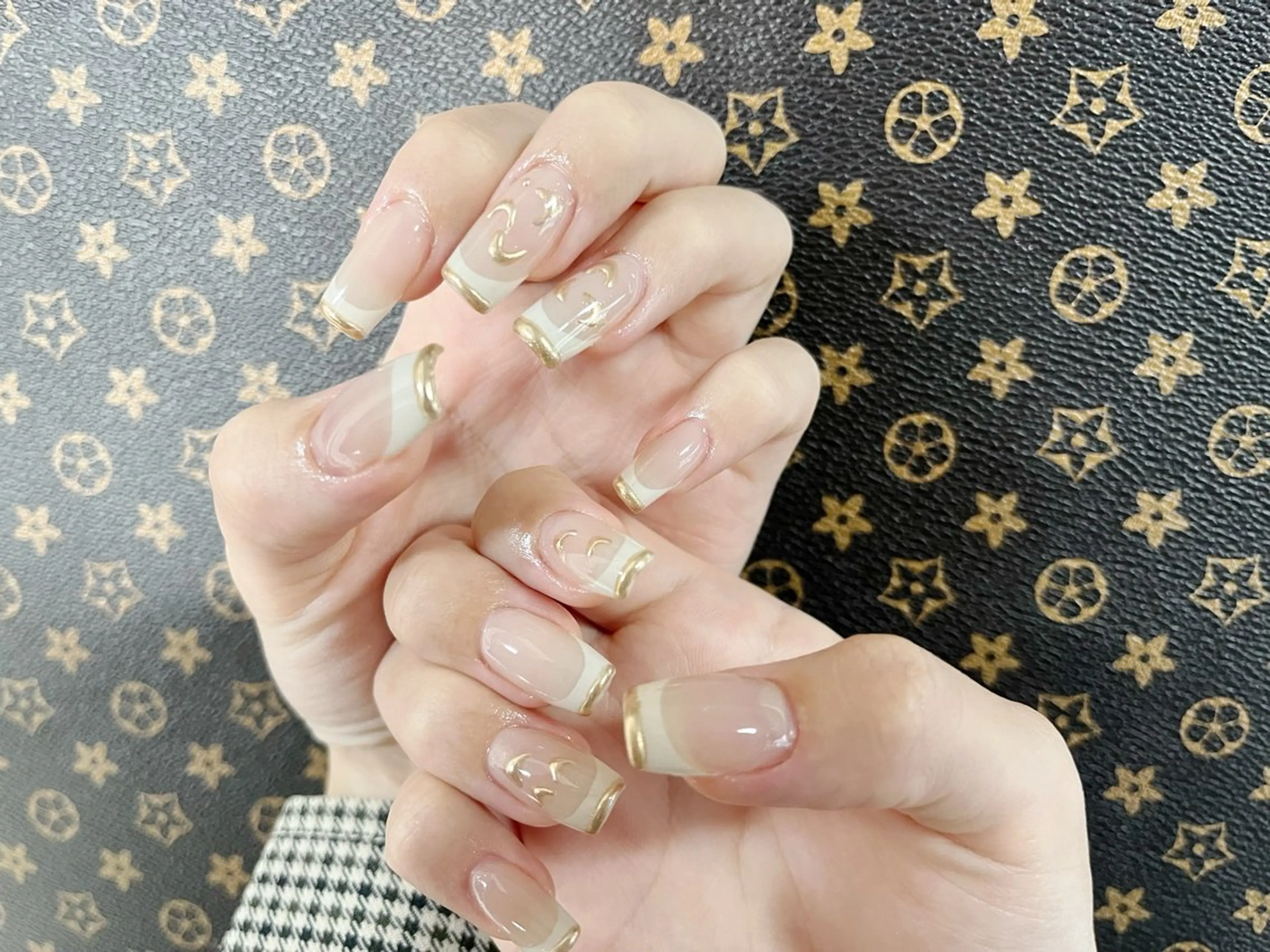 クリアベースフレンチコース　オフ無し      (自店ハードジェル付け替え含め)の写真