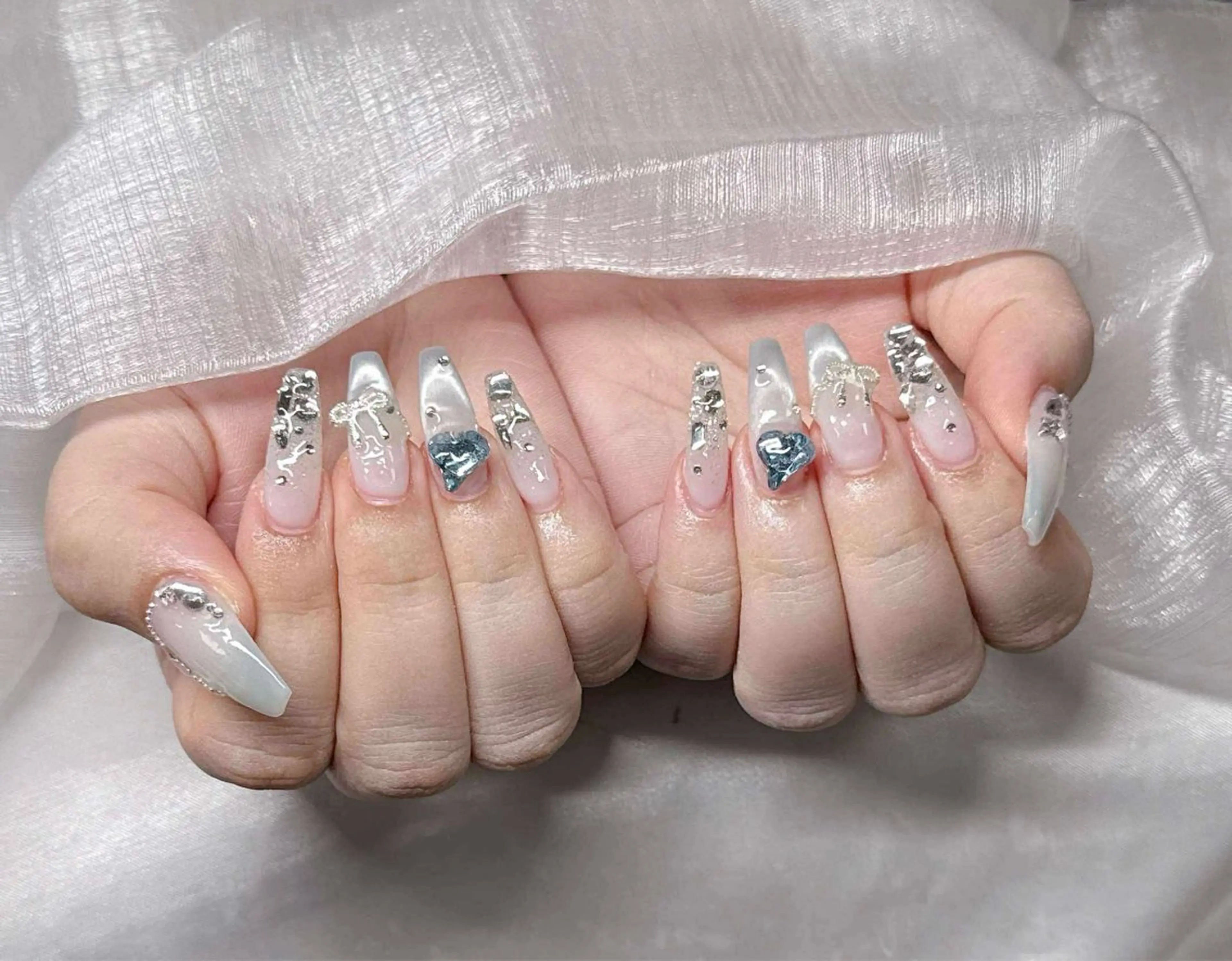 ネイル 長さ出し グラデーション 卒業式 キラキラネイル マグネットネイル ハンドネイル Lee Nailsのネイルデザイン