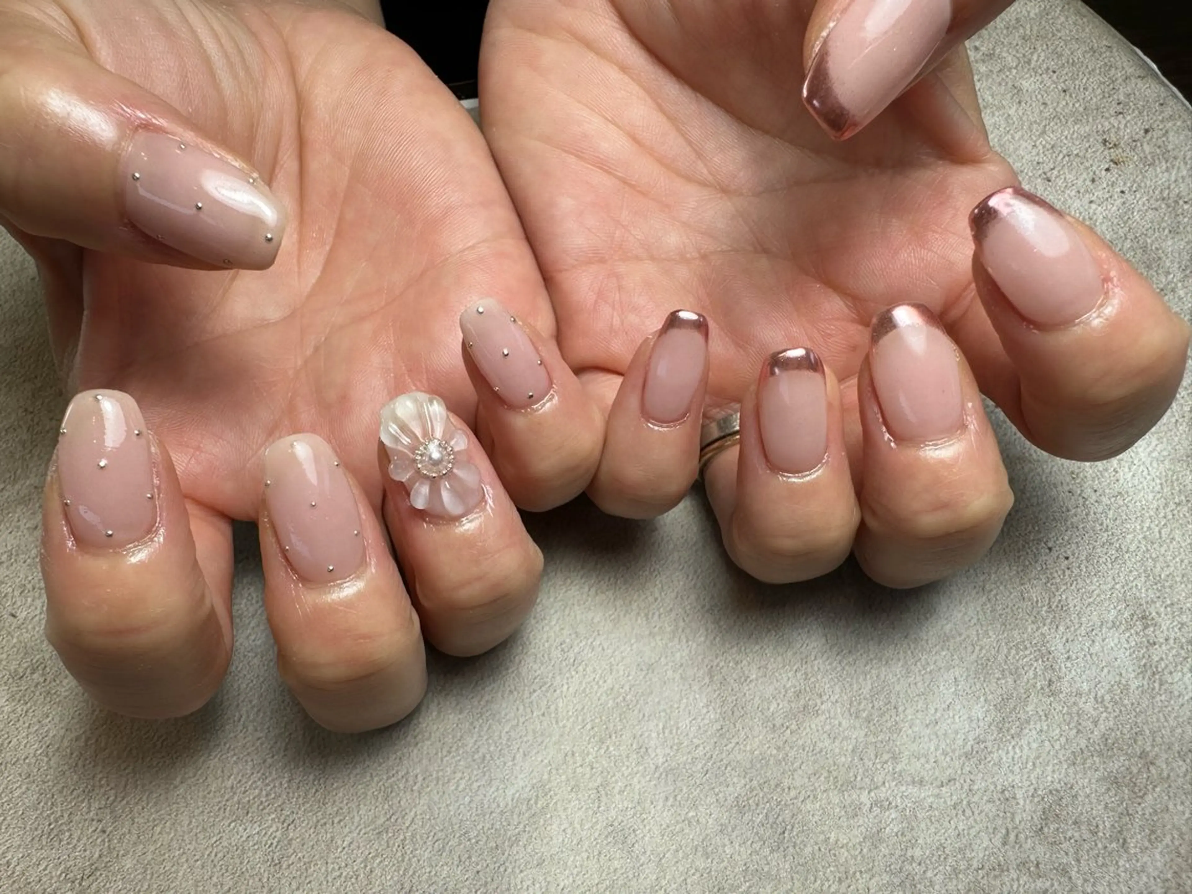 ネイル ドット フレンチネイル ミラーネイル nailroom Anmie.のネイルデザイン