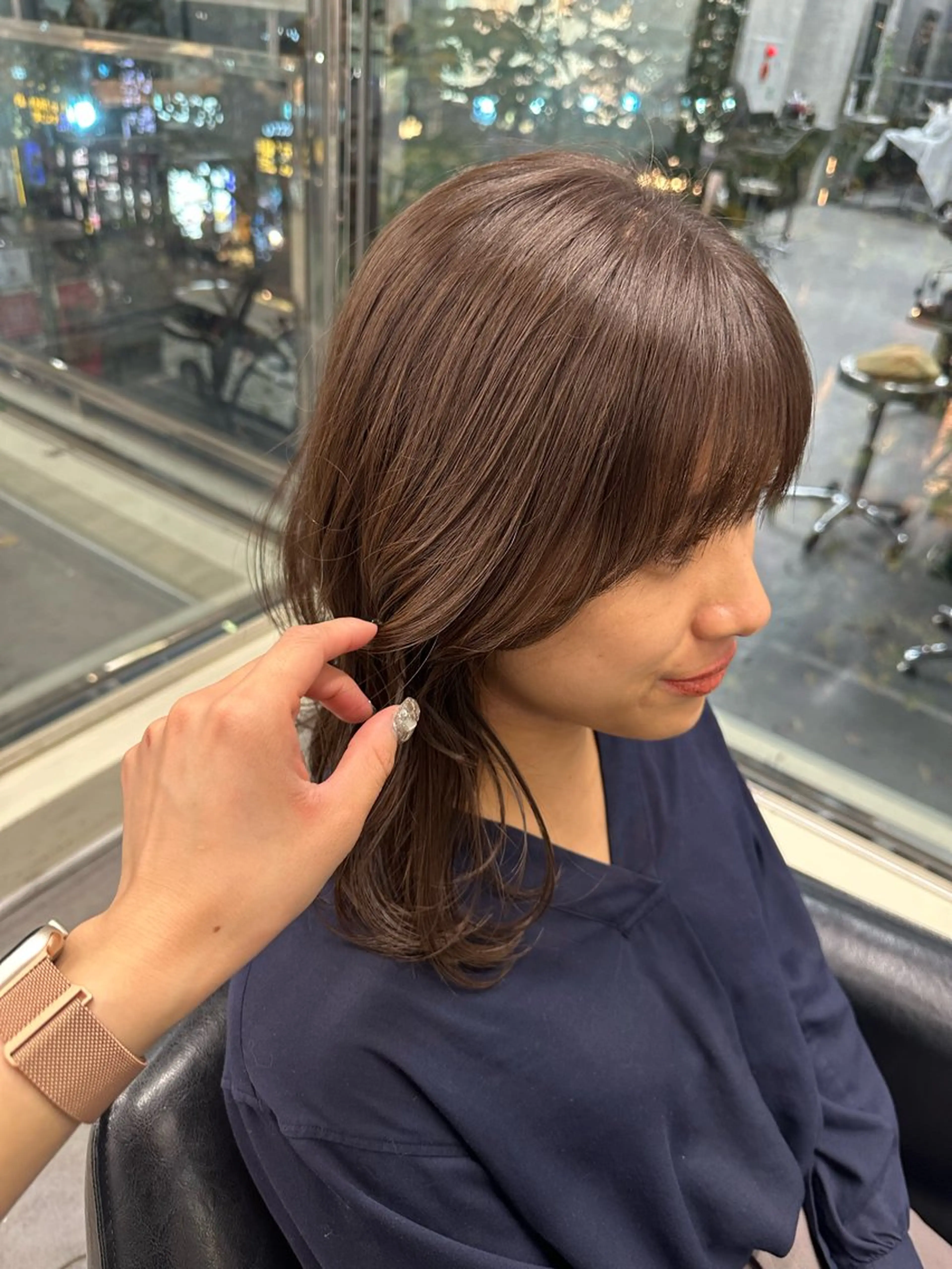 セミロング Misora/ボブ/ レイヤー/艶カラーのヘアスタイル