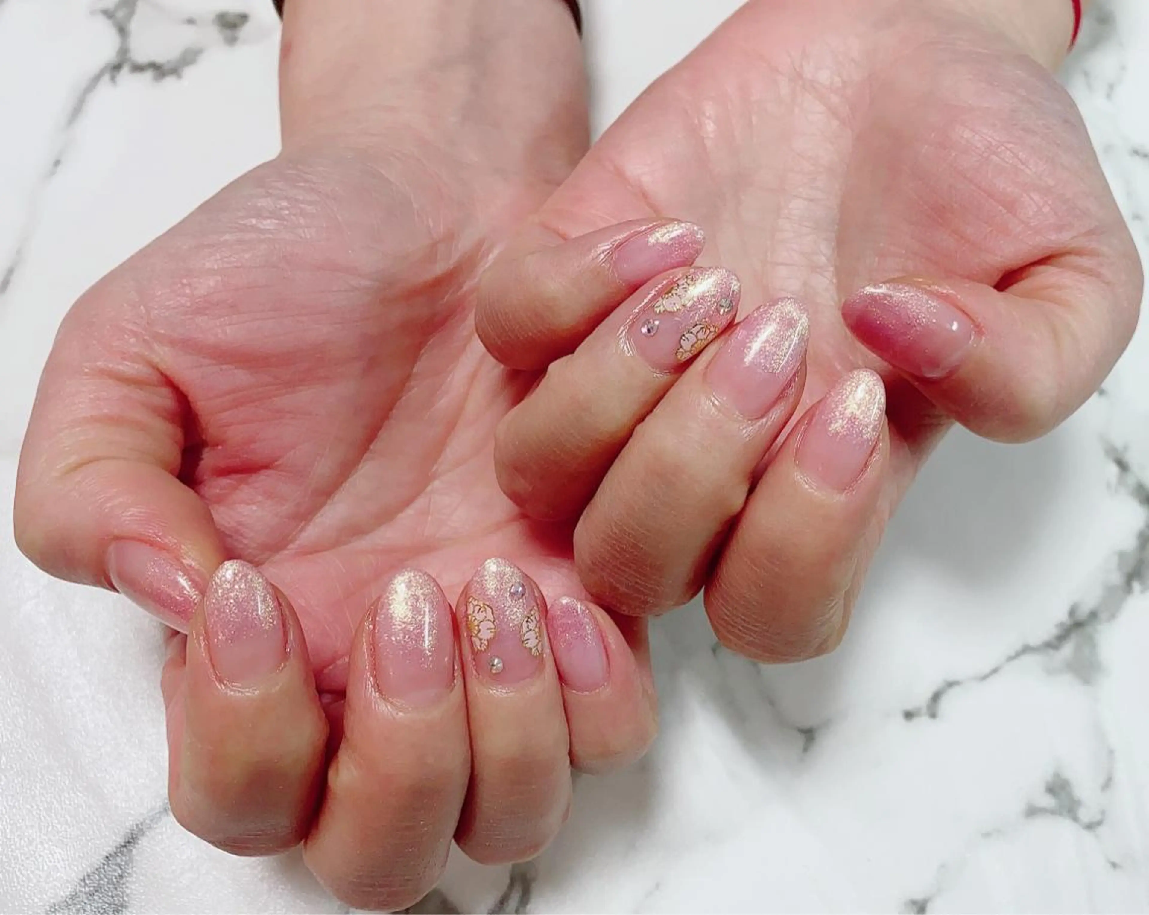 ロング カラー ネイル グラデーションカラー アートネイル グラデーション ラメ(グリッター) ラメグラデーション Q Free nailsのネイルデザイン