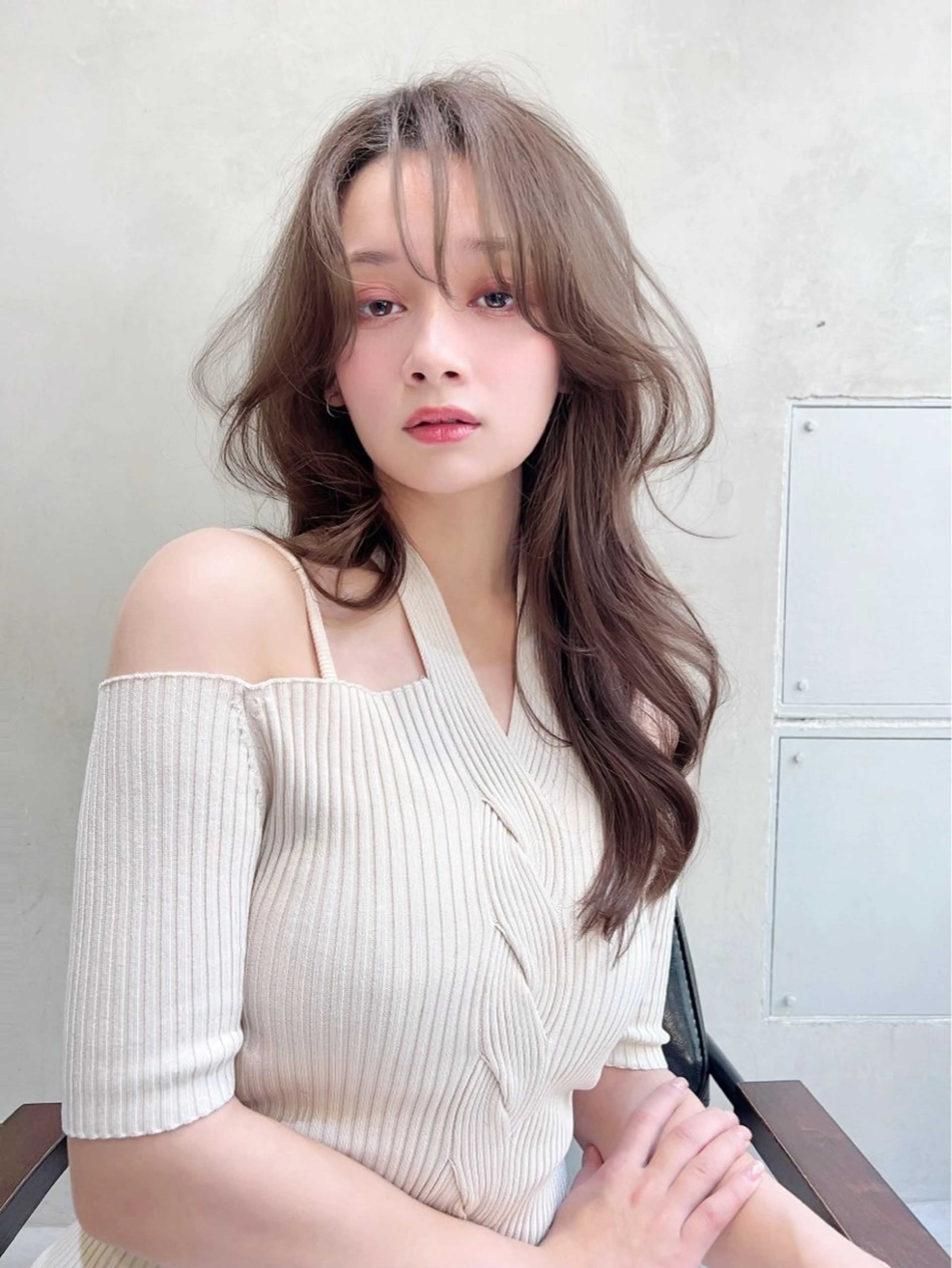 ミディアム カラー パーマ ヘアアレンジ ミディアムパーマ ブリーチ デザインカラー ダブルカラー ハイトーンカラー カット ヘアカラー トリートメント Ameri/髪質改善 /韓国ヘア🇰🇷のヘアスタイル