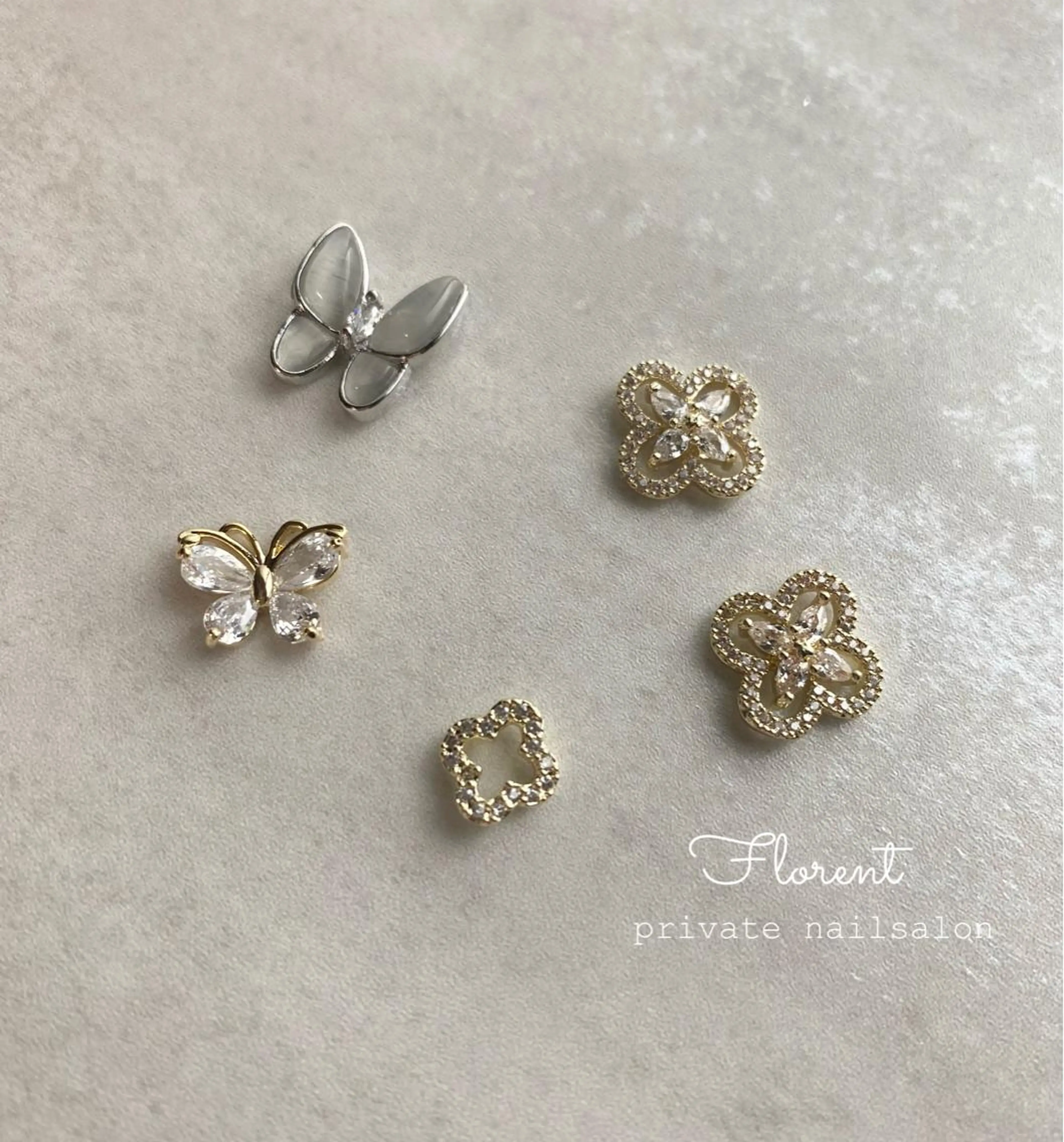 【オプション】トレンドのビジューパーツの写真