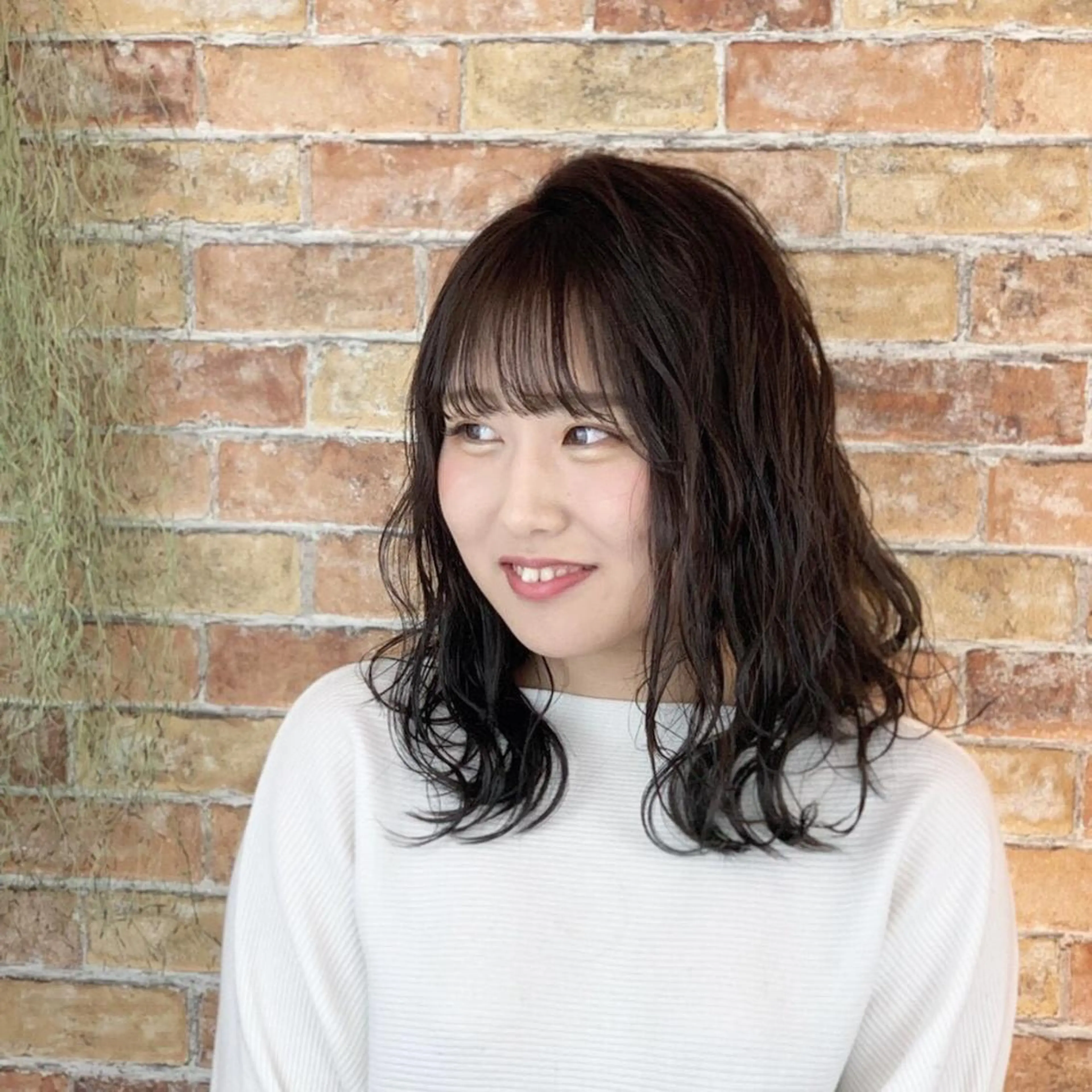 セミロング カラー EARTH/A東川 優美のヘアスタイル